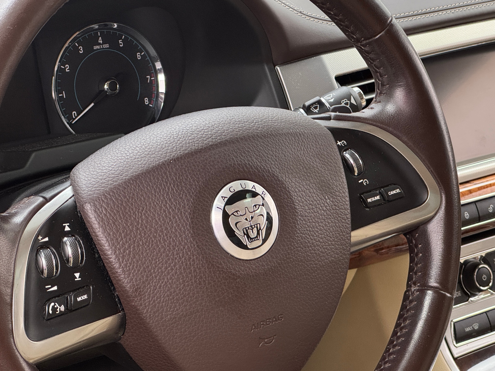Thumbnail: 2012 Jaguar XF - 4