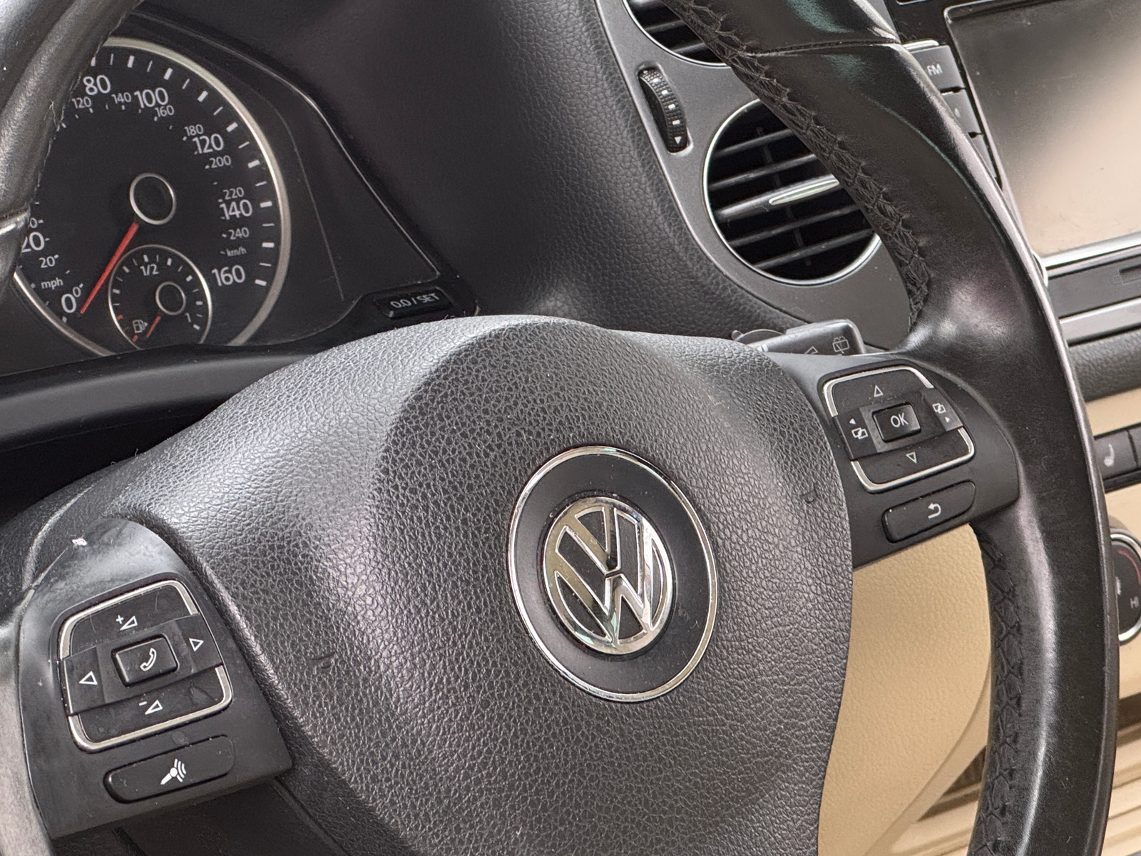 Thumbnail: 2015 Volkswagen Tiguan - 5
