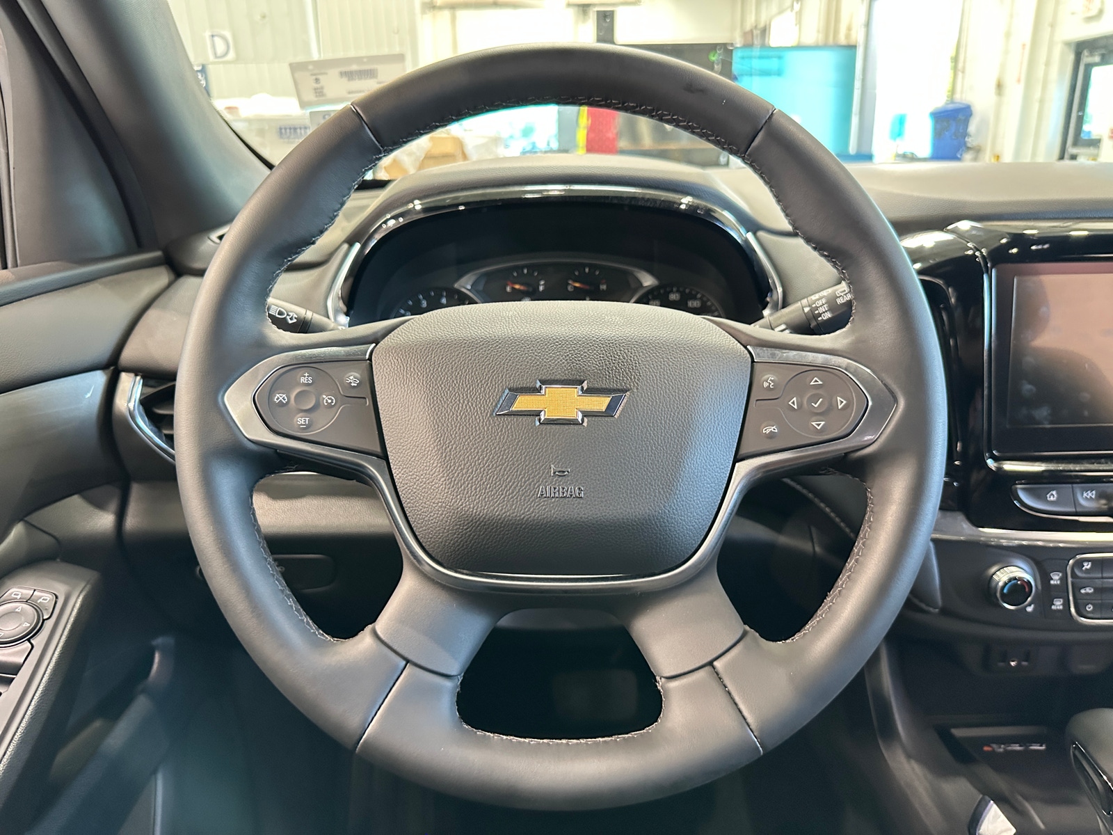 Thumbnail: 2023 Chevrolet Traverse - 4