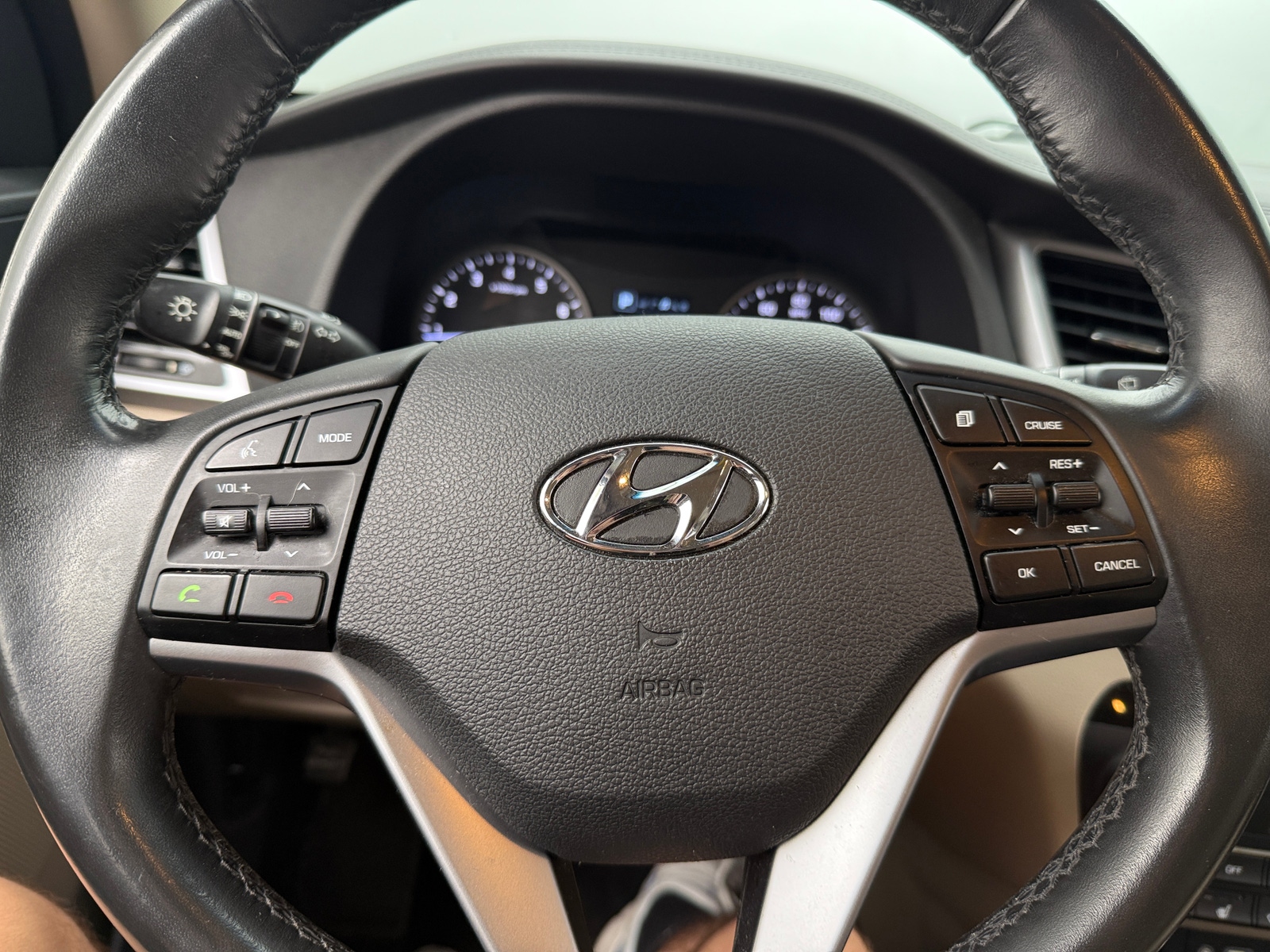 Thumbnail: 2016 Hyundai Tucson - 4