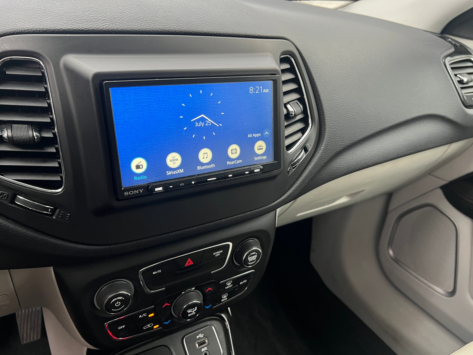Thumbnail: 2018 Jeep Compass - 3