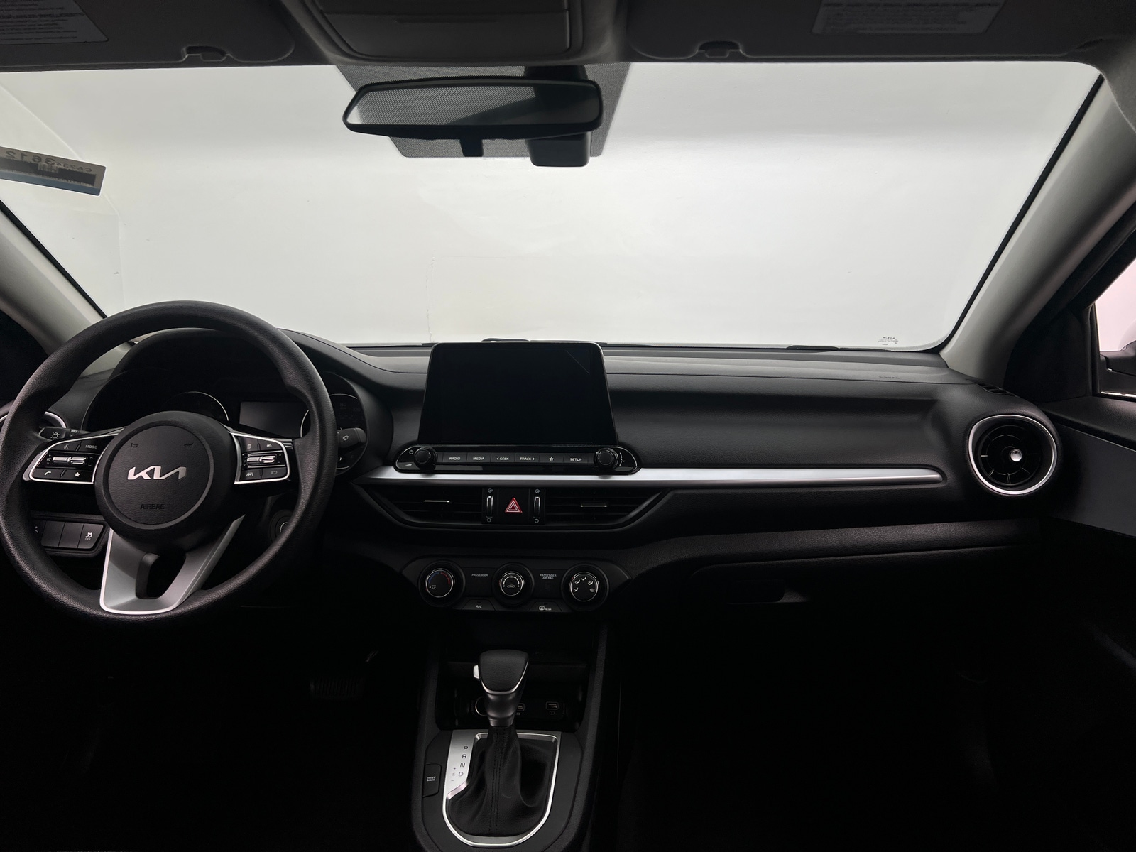 Thumbnail: 2024 Kia Forte - 3