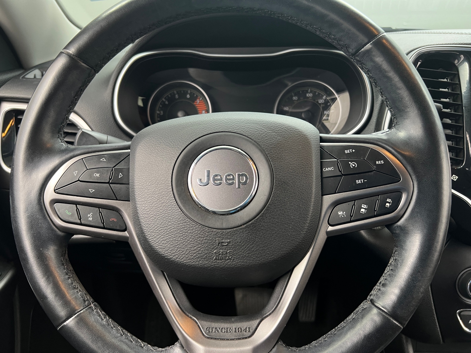 Thumbnail: 2021 Jeep Cherokee - 4