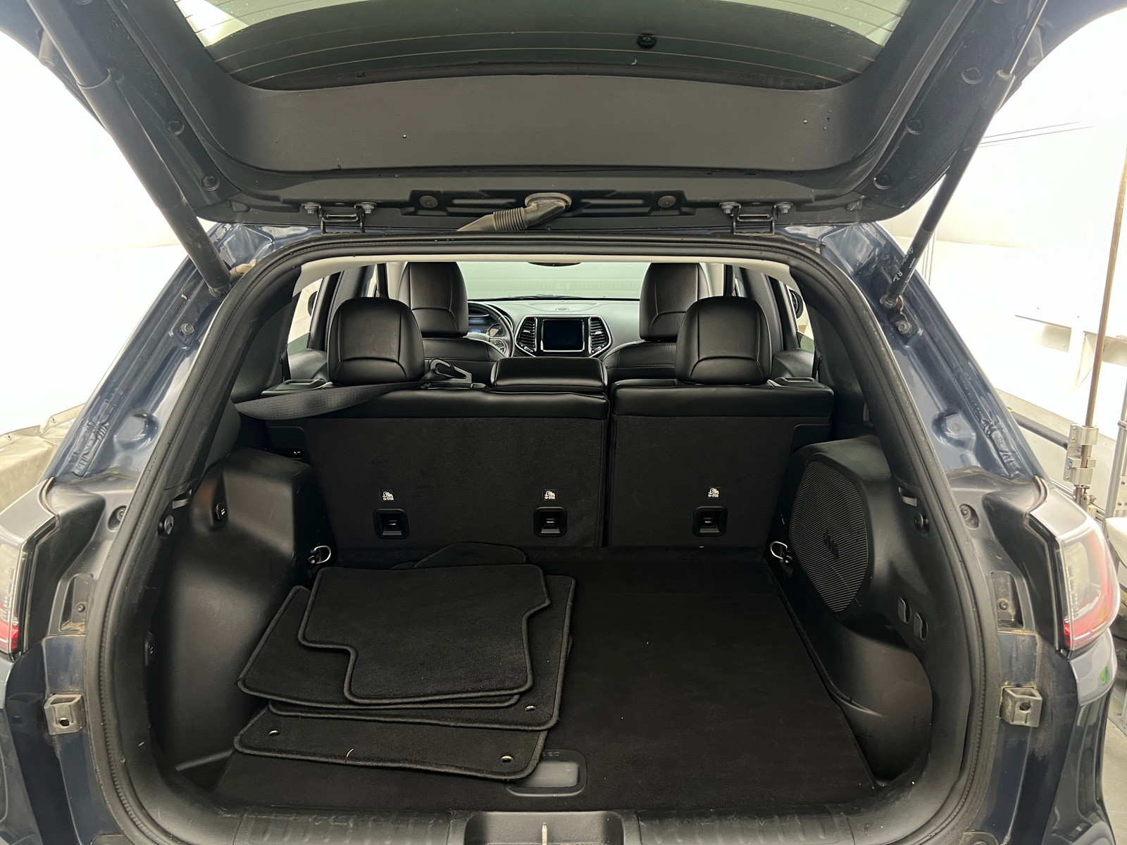 Thumbnail: 2021 Jeep Cherokee - 6