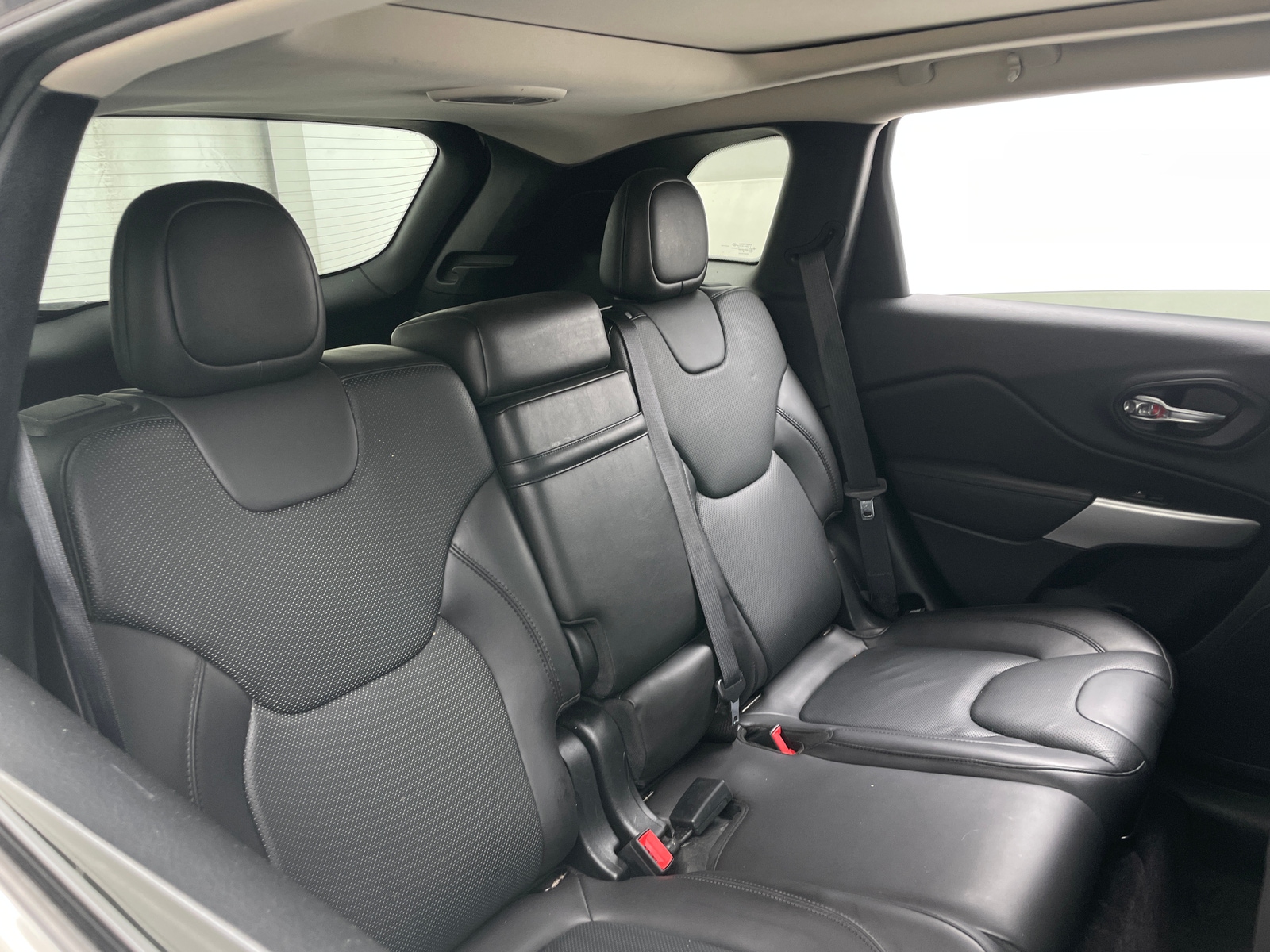 Thumbnail: 2018 Jeep Cherokee - 5