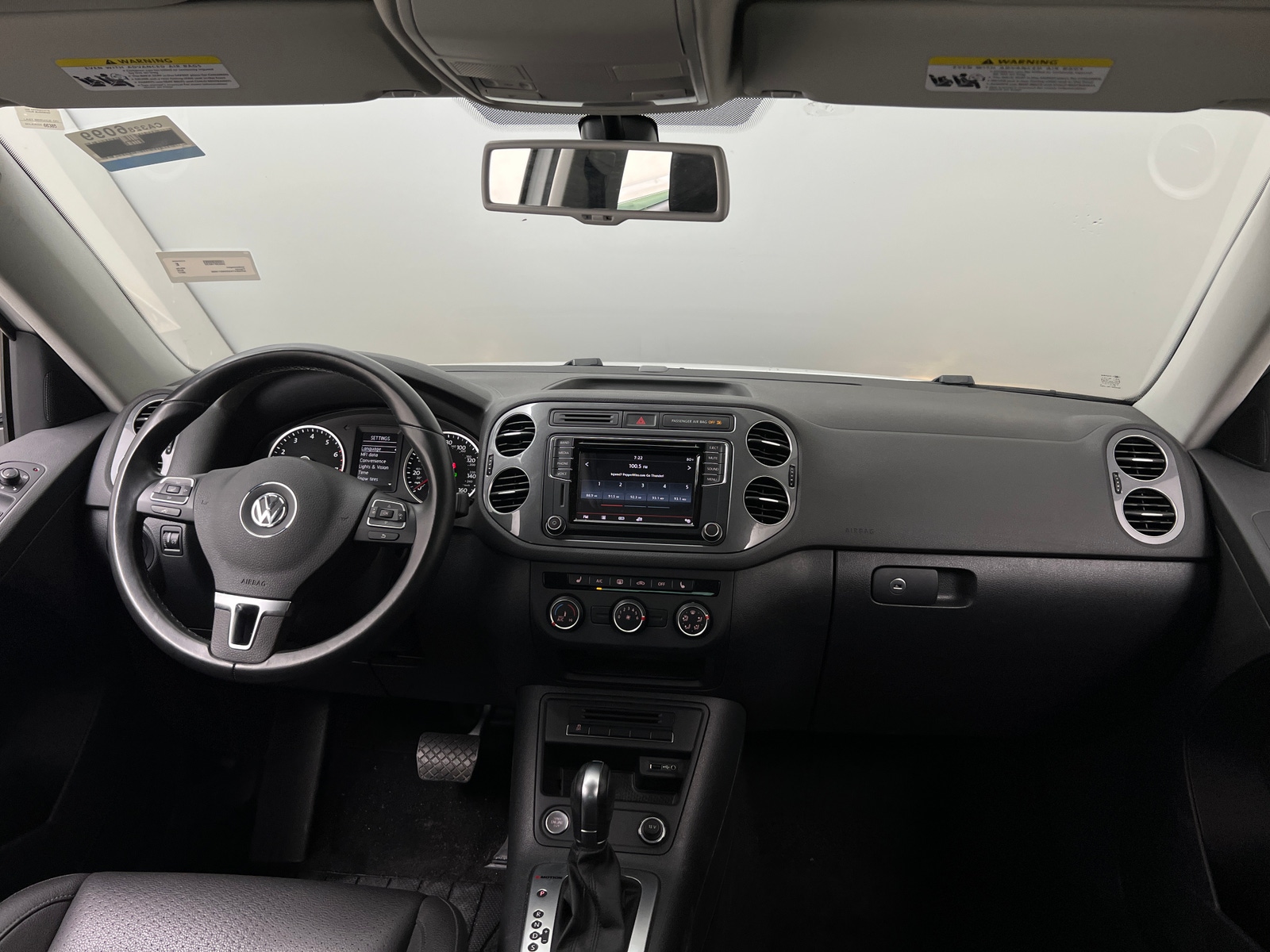 Thumbnail: 2017 Volkswagen Tiguan - 3