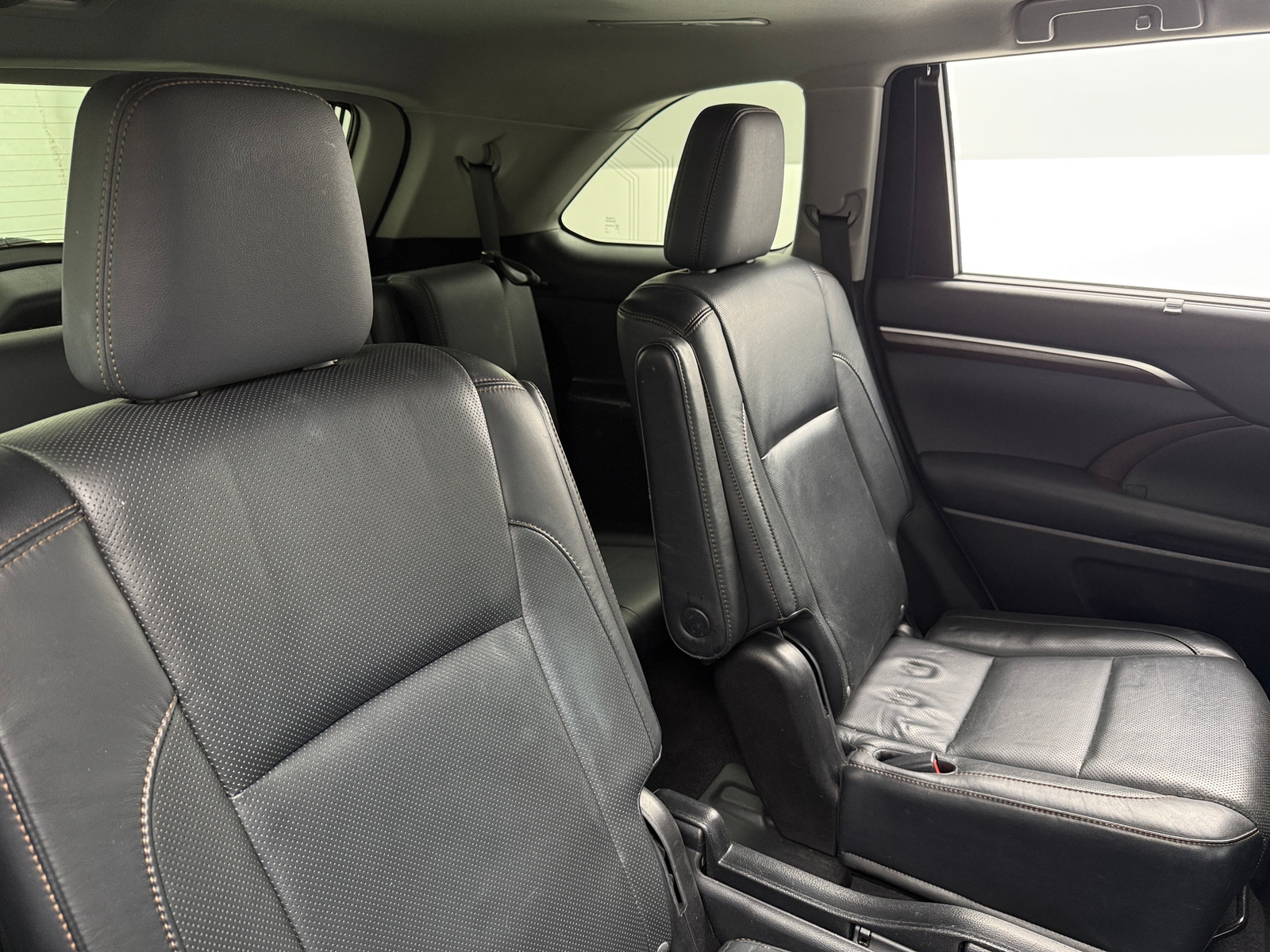 Thumbnail: 2016 Toyota Highlander - 5