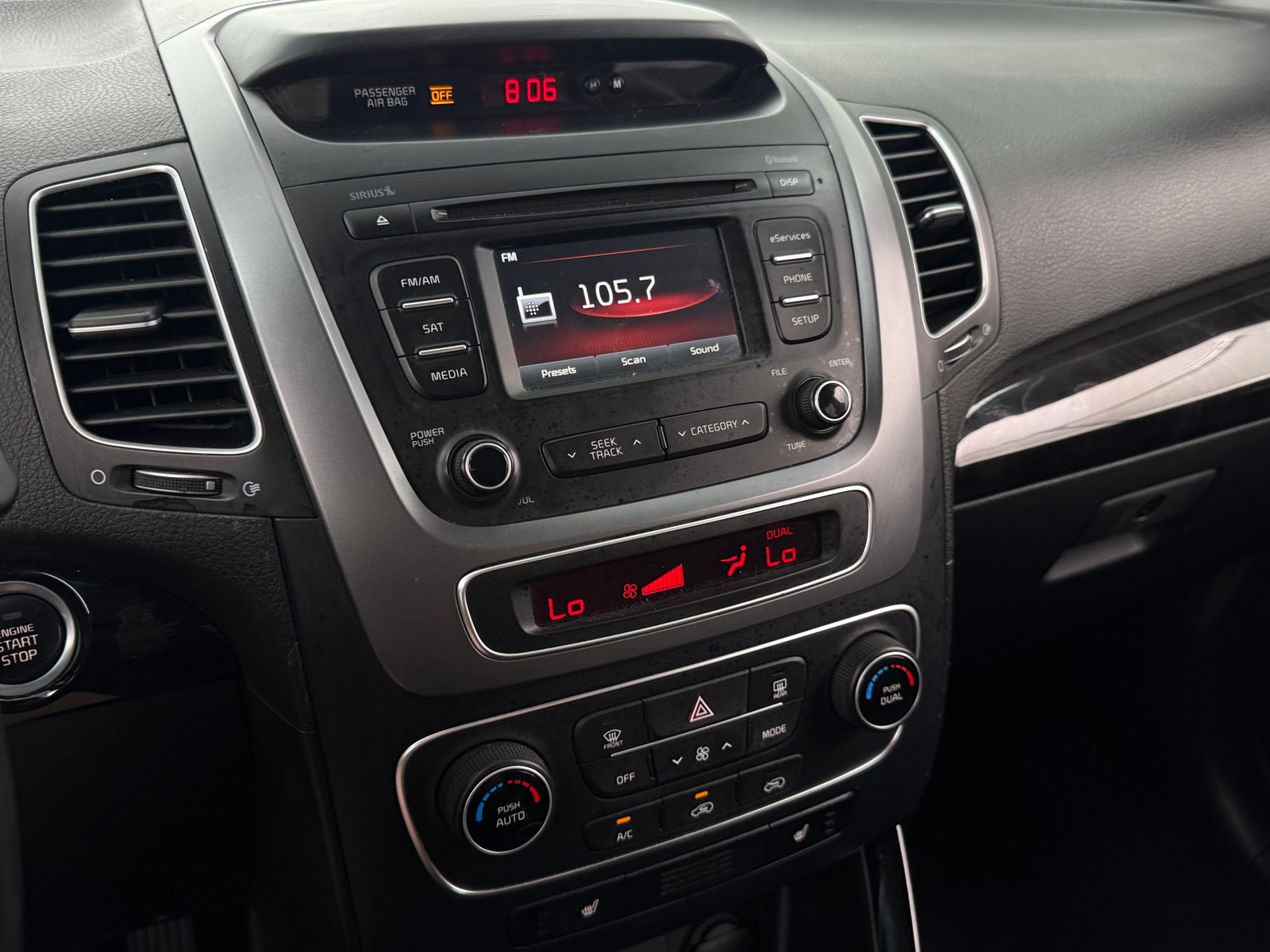 Thumbnail: 2014 Kia Sorento - 3