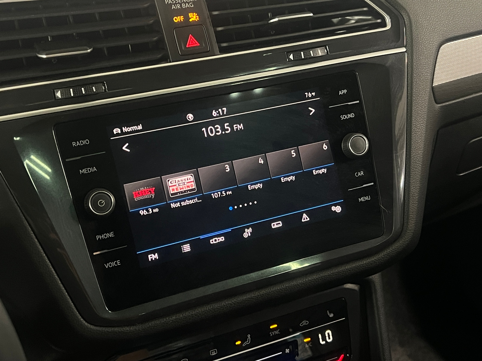 Thumbnail: 2024 Volkswagen Tiguan - 3
