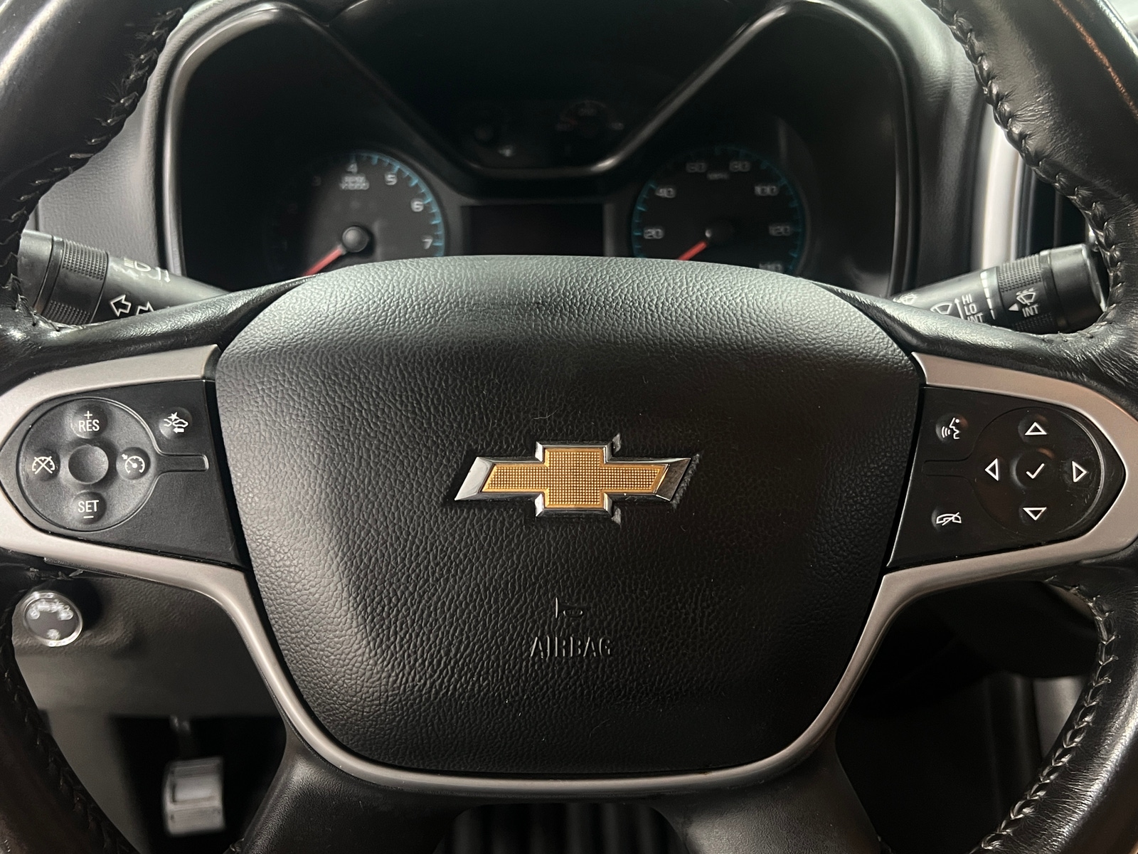 Thumbnail: 2022 Chevrolet Colorado - 5
