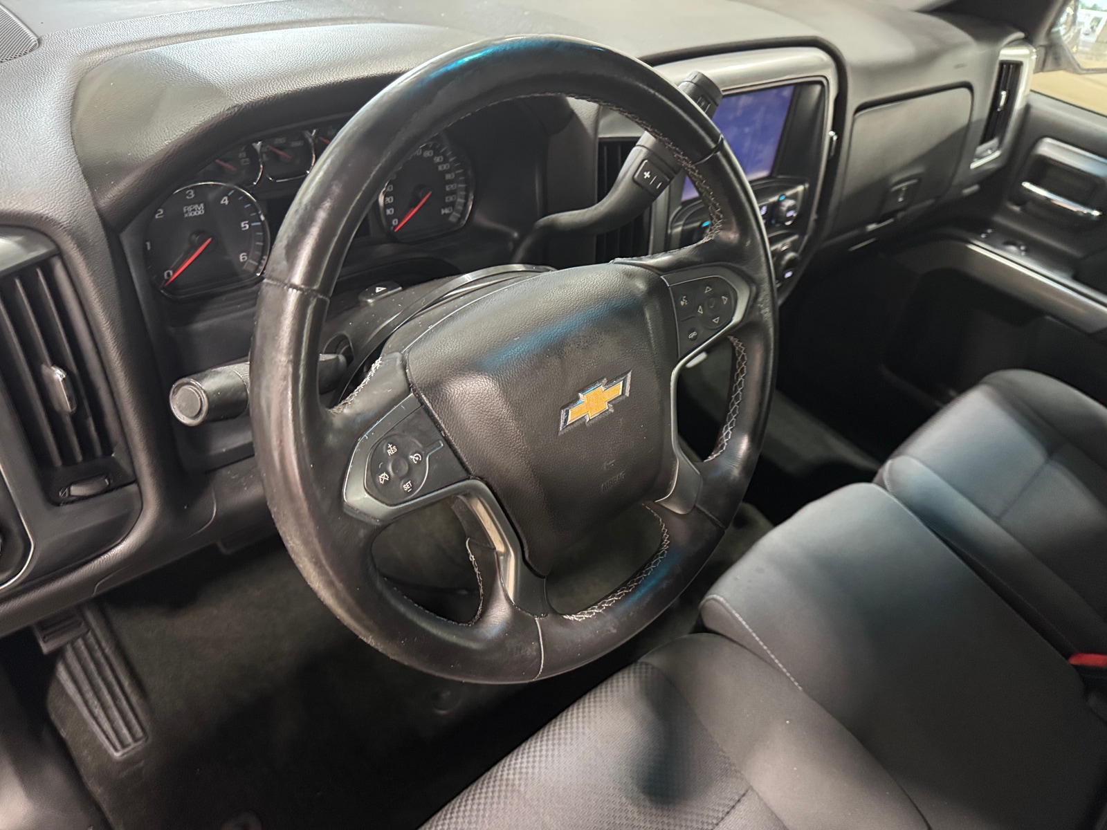 Thumbnail: 2017 Chevrolet Silverado 1500 - 3