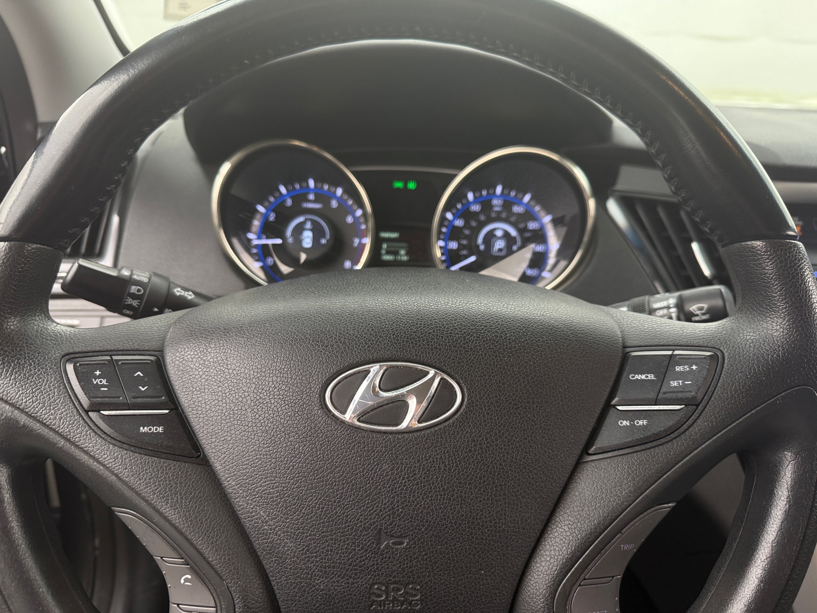 Thumbnail: 2012 Hyundai Sonata - 4