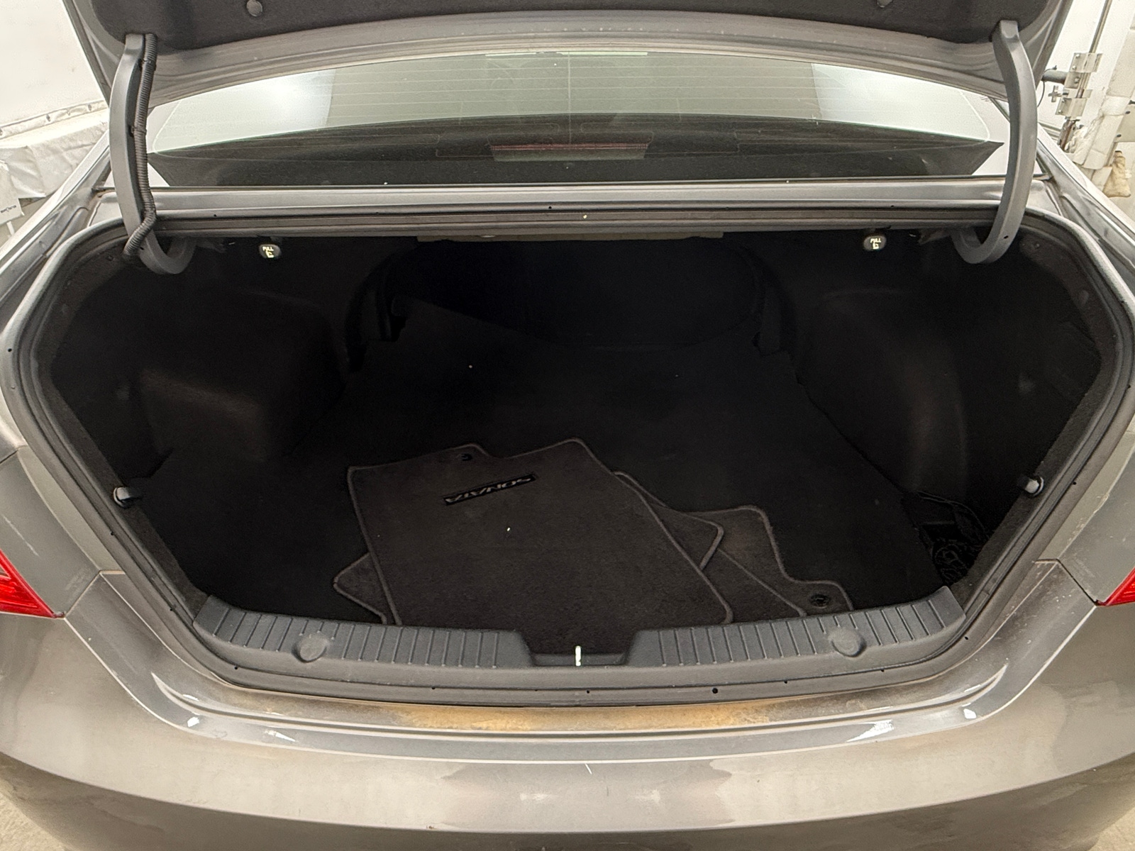 Thumbnail: 2012 Hyundai Sonata - 6