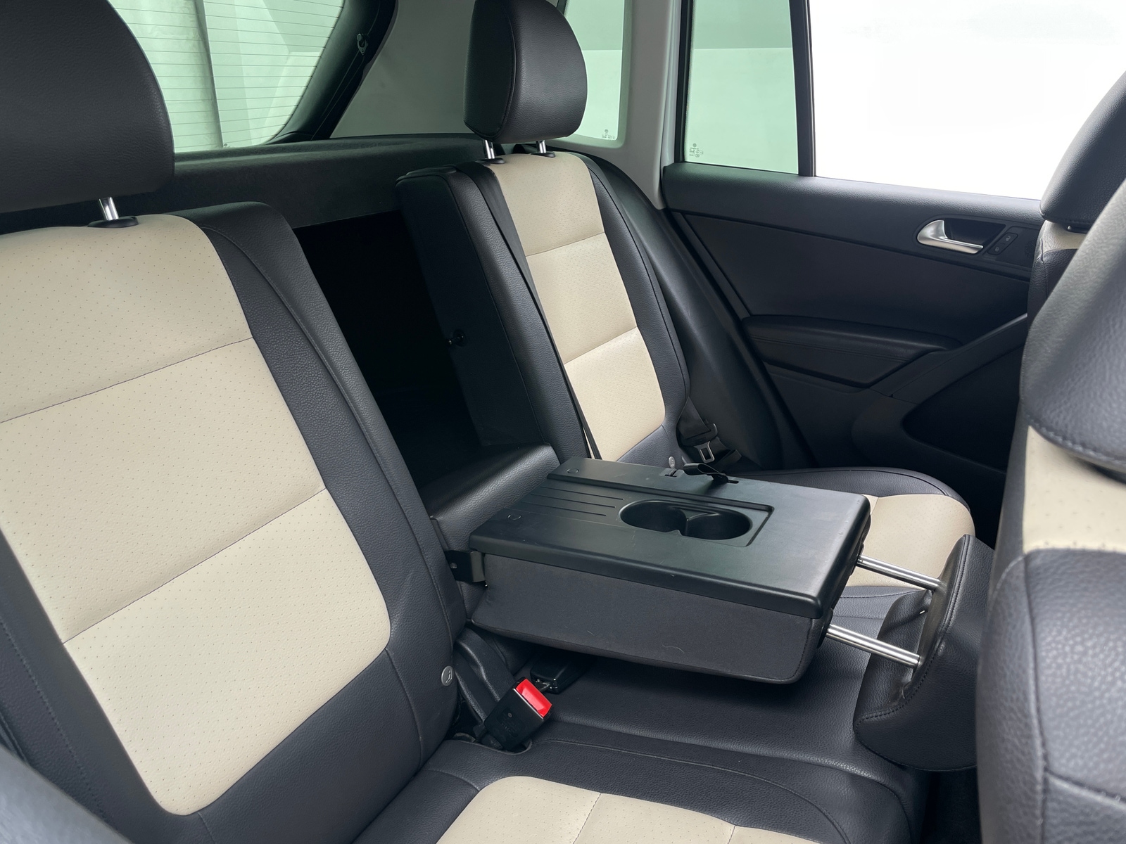 Thumbnail: 2016 Volkswagen Tiguan - 6