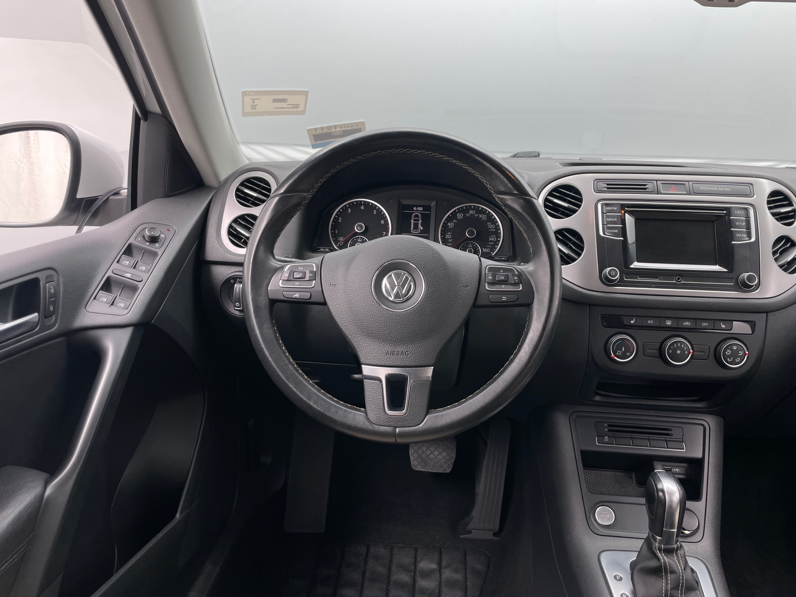 Thumbnail: 2016 Volkswagen Tiguan - 5