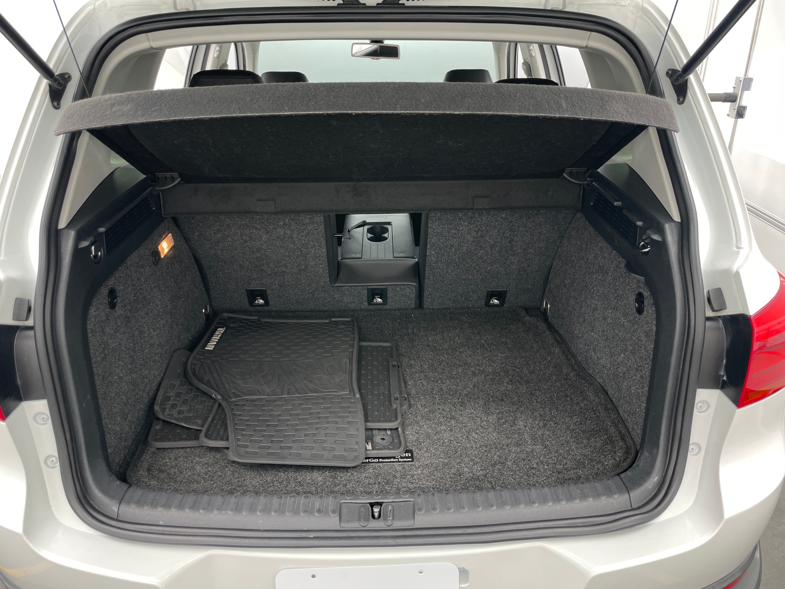 Thumbnail: 2016 Volkswagen Tiguan - 7