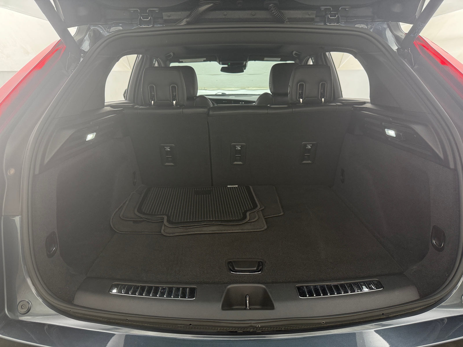 Thumbnail: 2021 Cadillac XT4 - 6