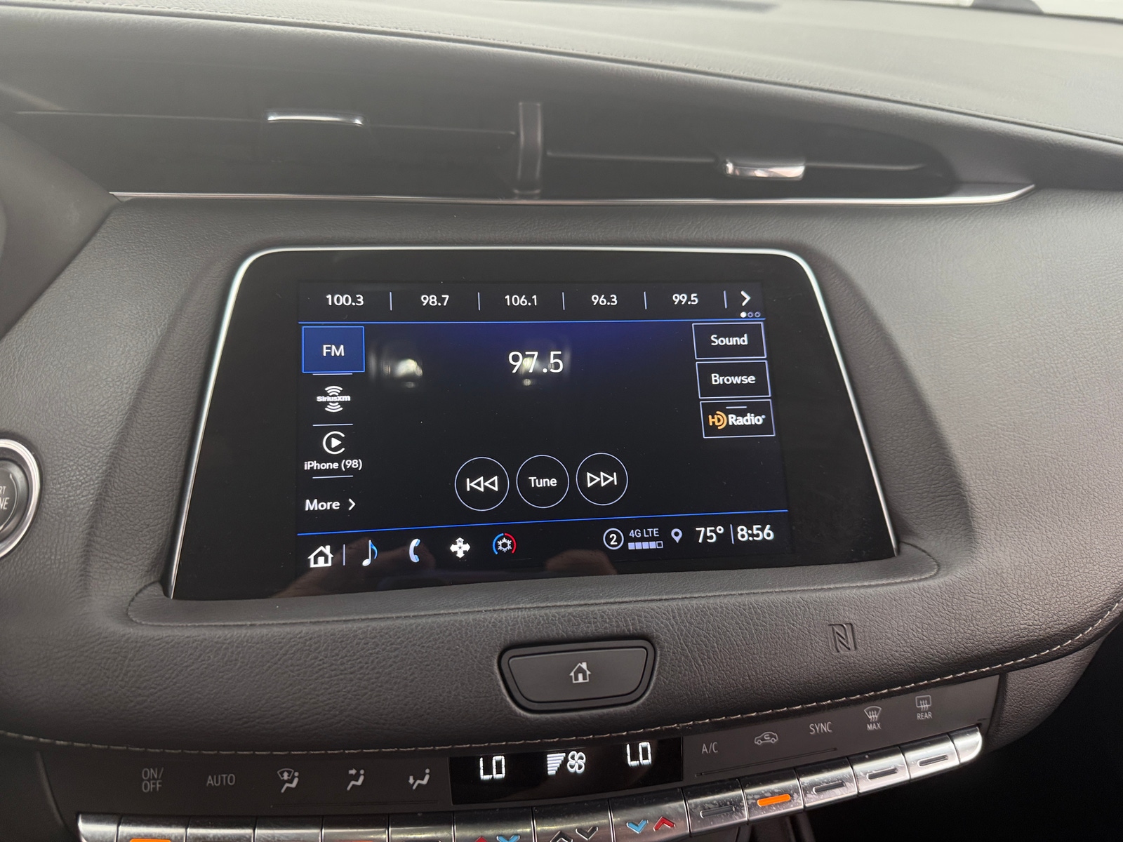 Thumbnail: 2021 Cadillac XT4 - 3