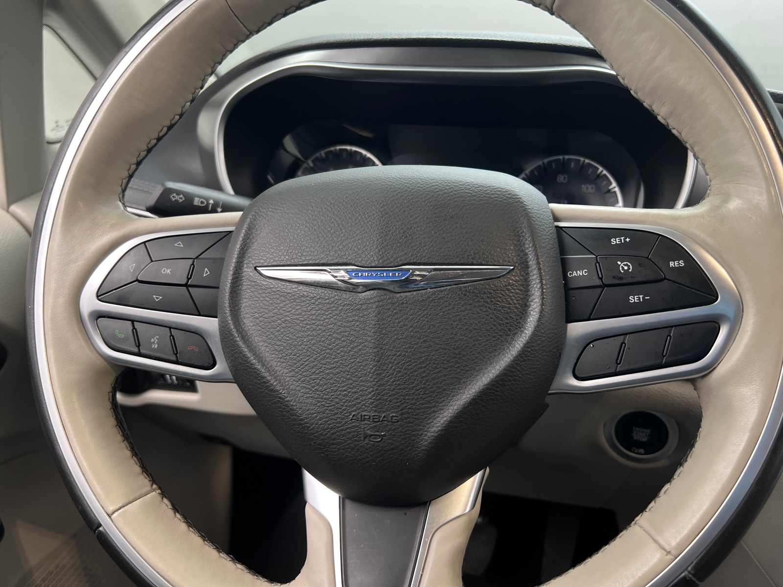 Thumbnail: 2019 Chrysler Pacifica - 4