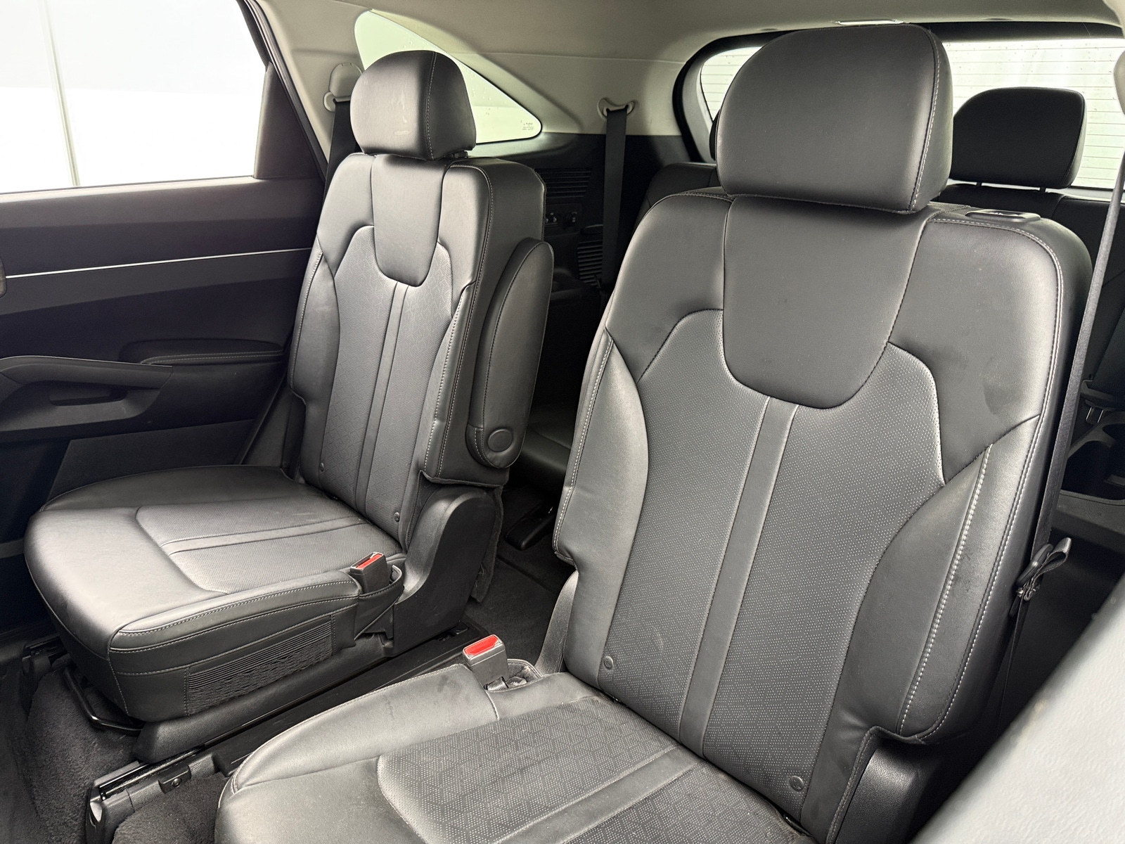 Thumbnail: 2023 Kia Sorento - 5