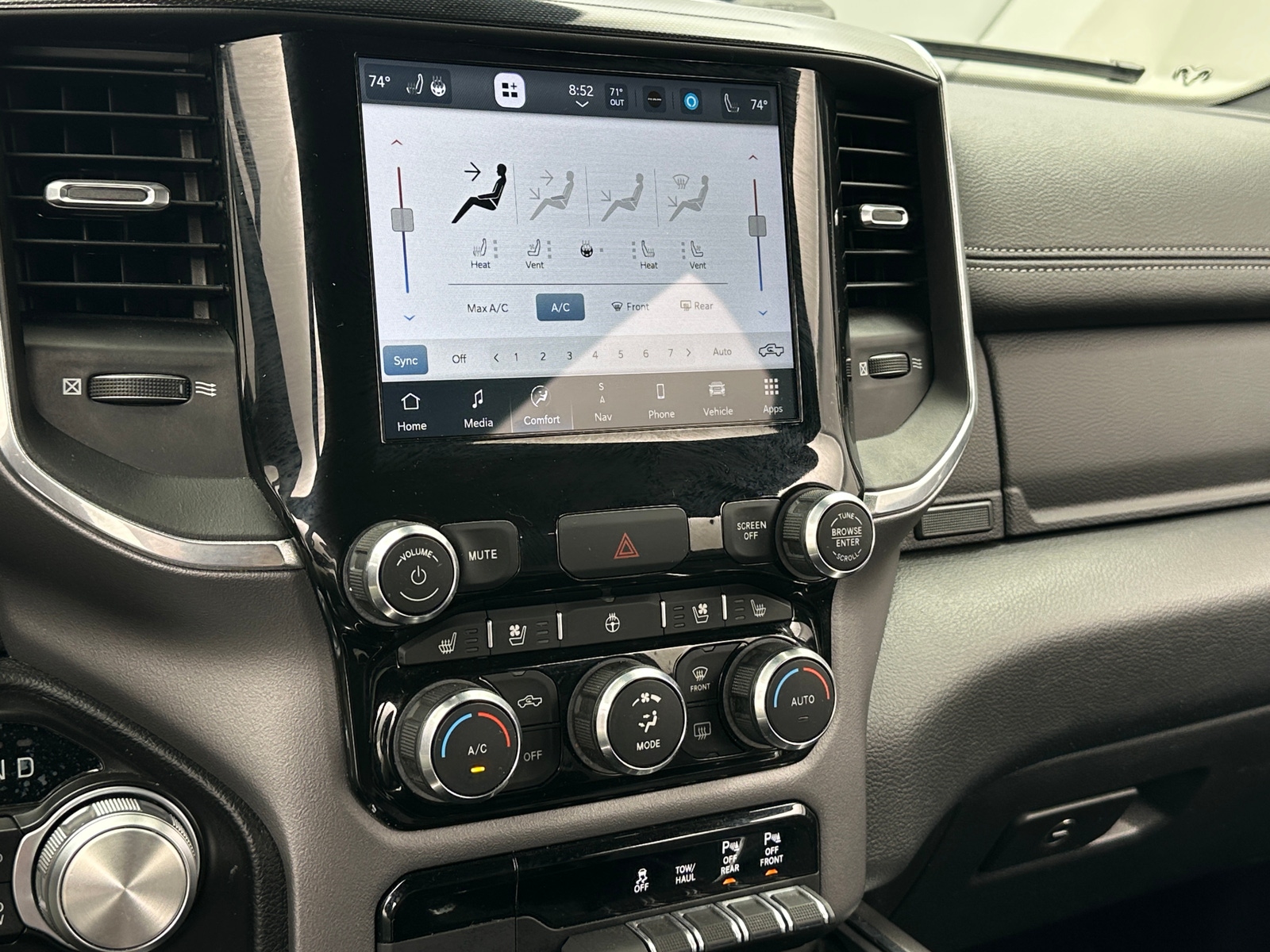 Thumbnail: 2022 RAM 1500 - 3