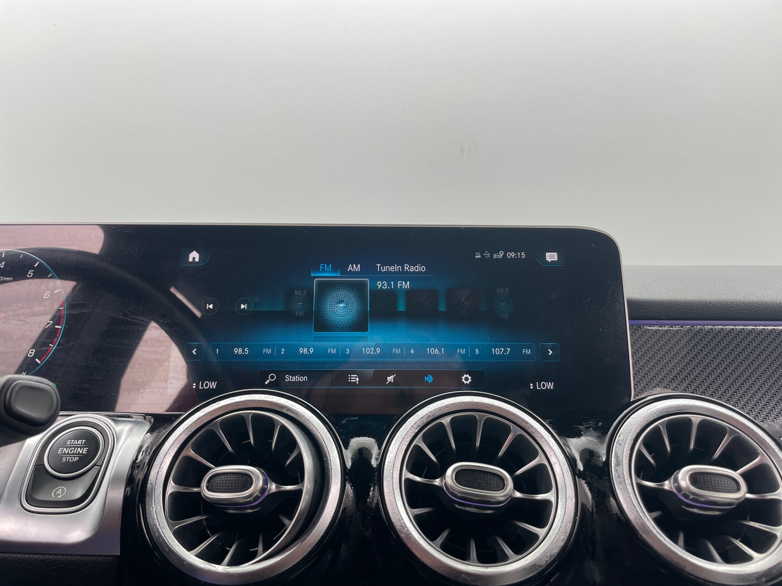Thumbnail: 2021 Mercedes-Benz GLB - 3
