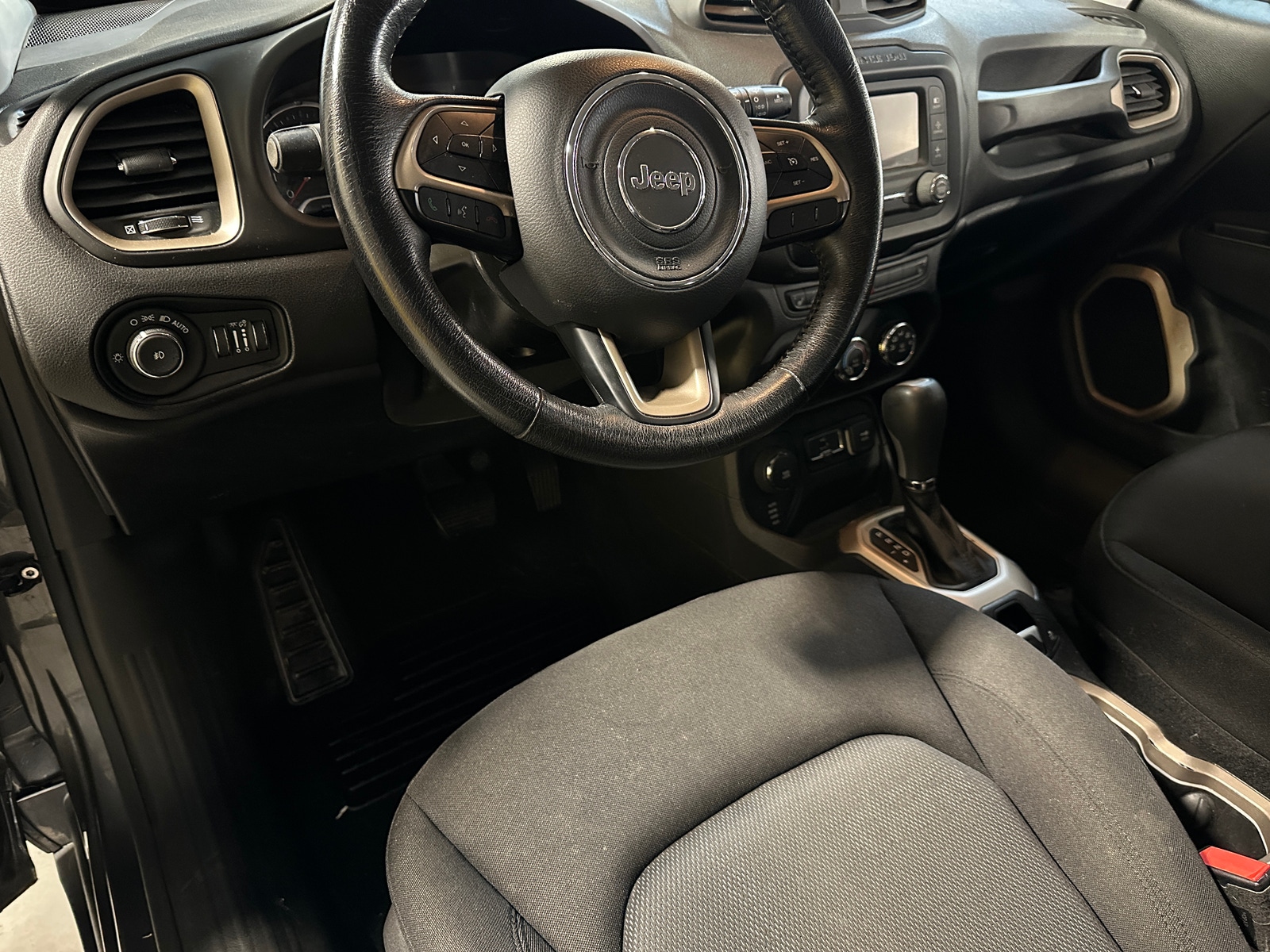 Thumbnail: 2016 Jeep Renegade - 3