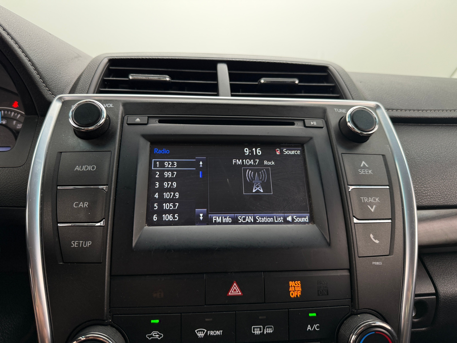 Thumbnail: 2015 Toyota Camry - 4