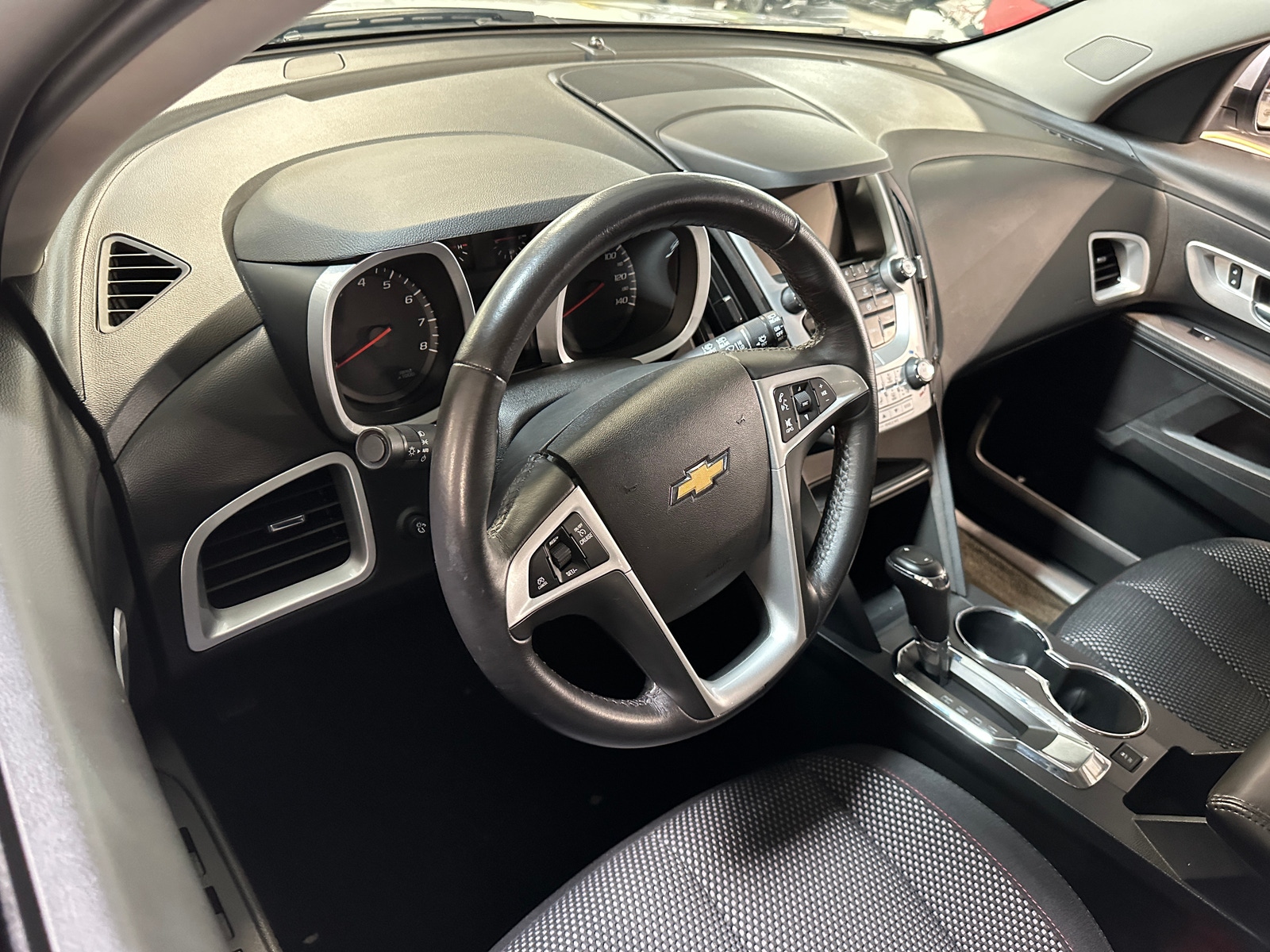 Thumbnail: 2017 Chevrolet Equinox - 3