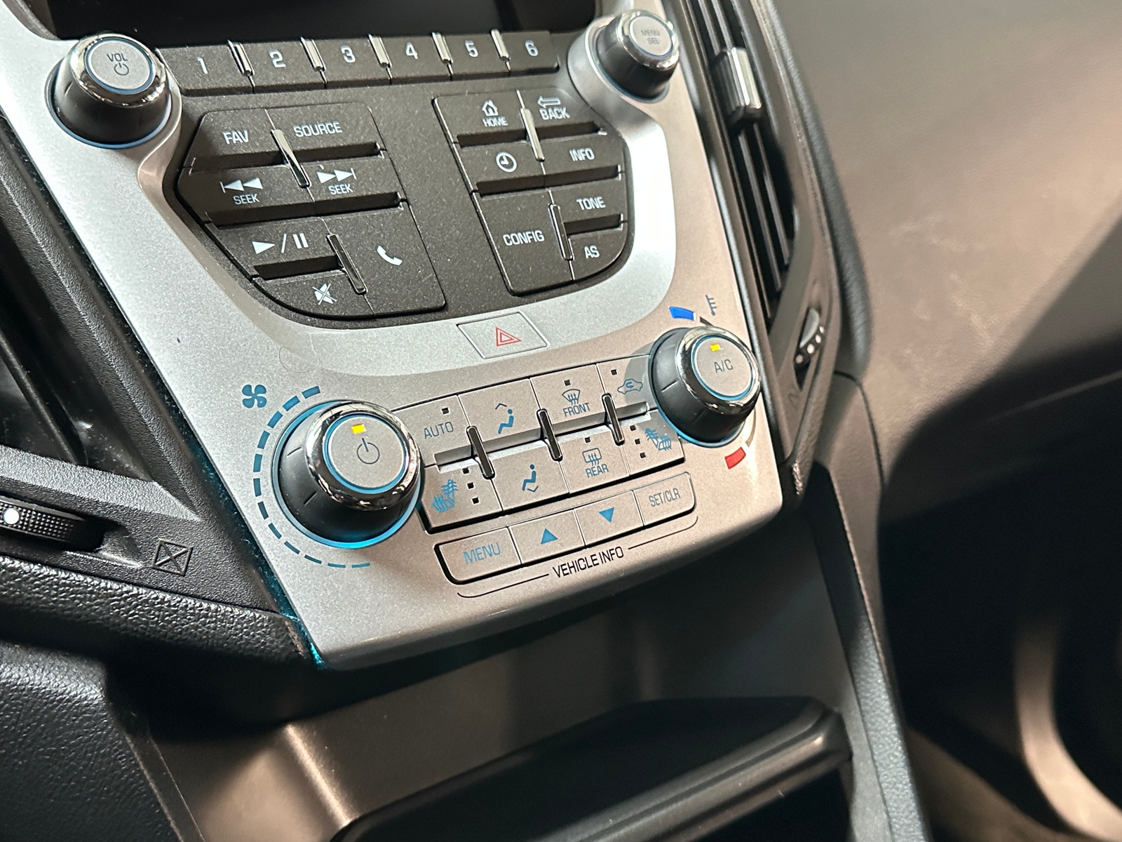 Thumbnail: 2017 Chevrolet Equinox - 4