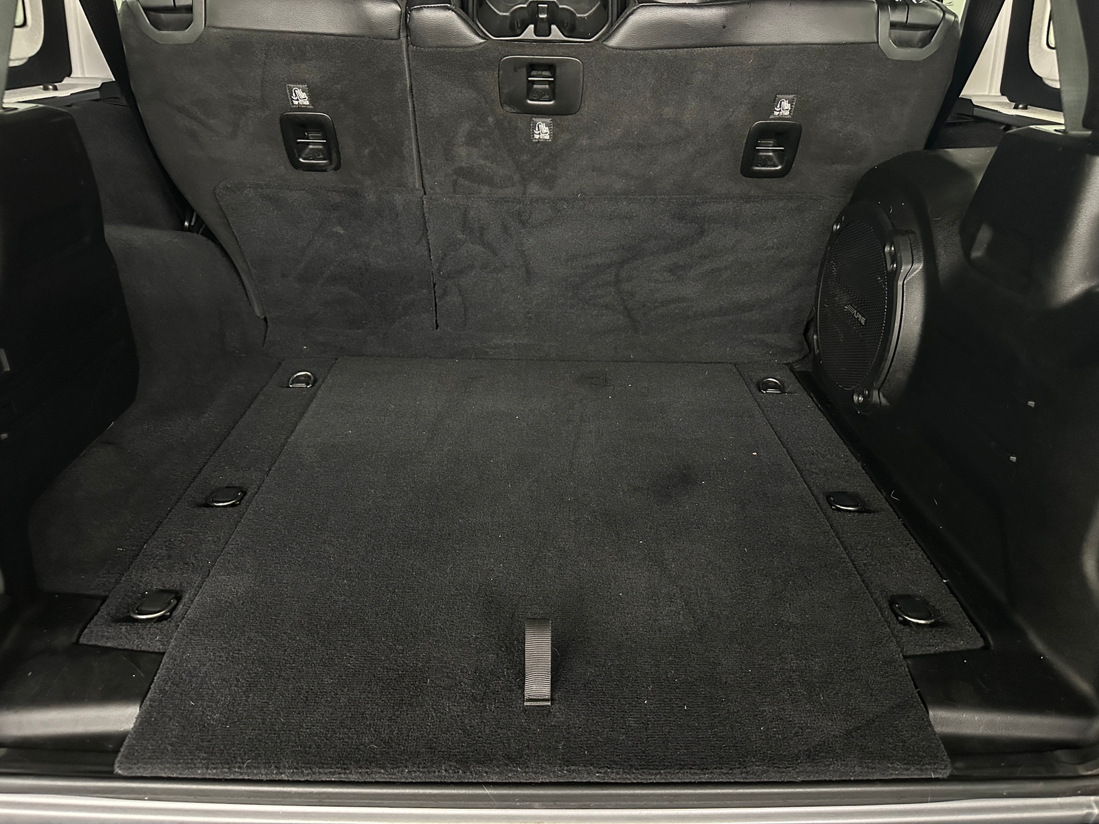 Thumbnail: 2019 Jeep Wrangler - 6