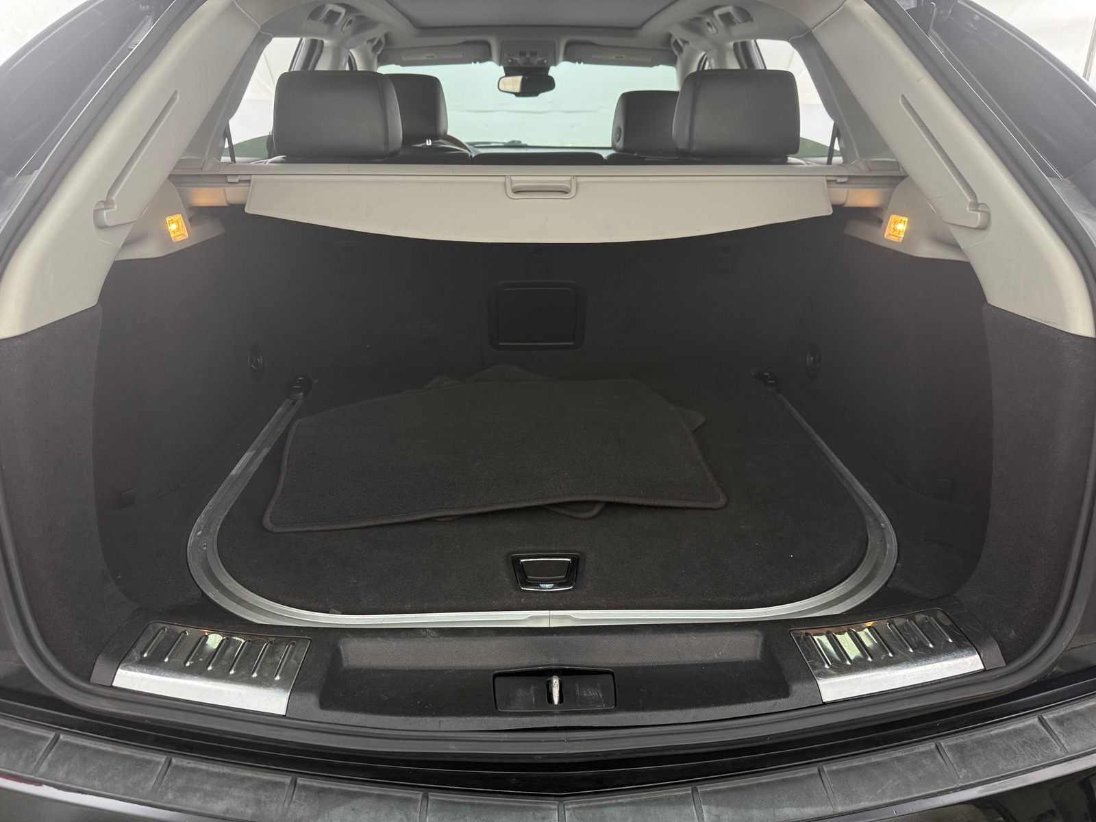 Thumbnail: 2011 Cadillac SRX - 6