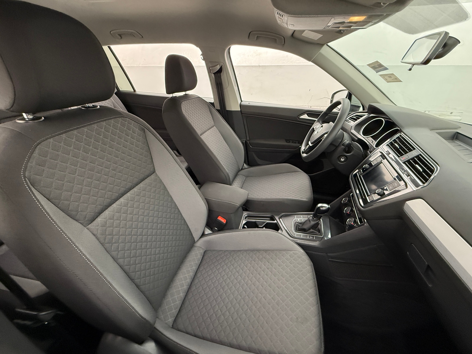 Thumbnail: 2020 Volkswagen Tiguan - 2