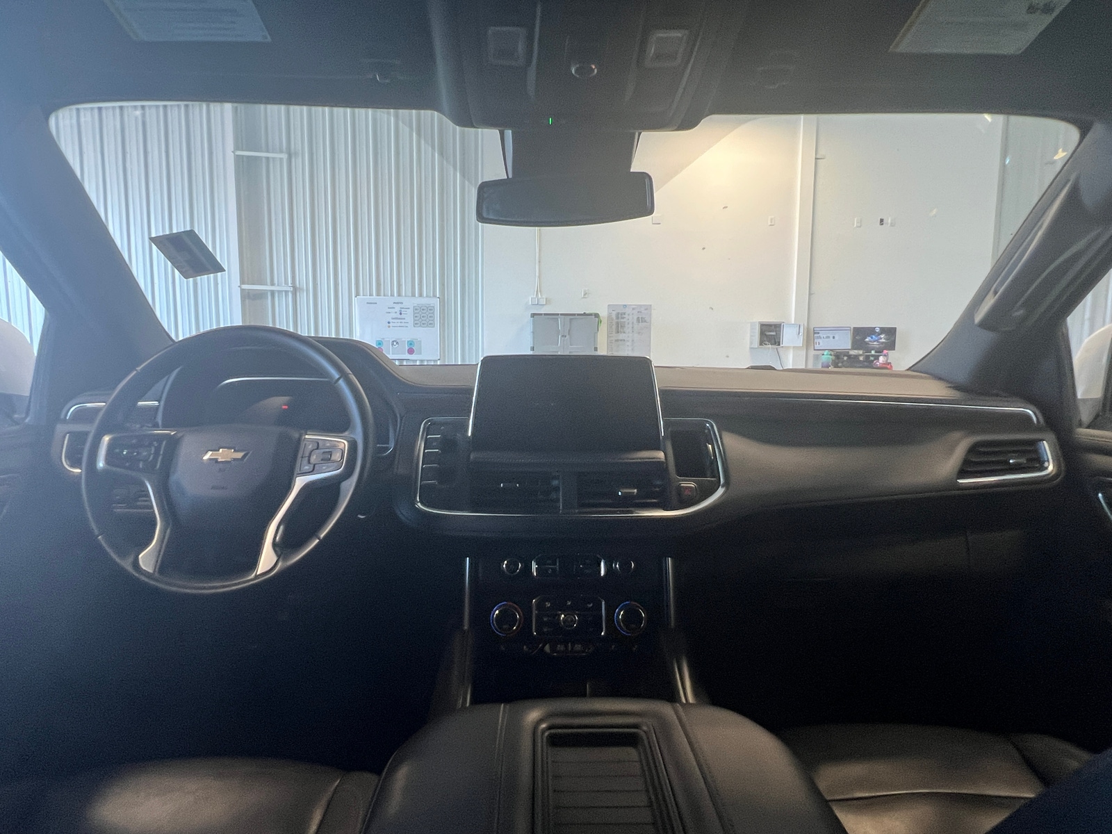 Thumbnail: 2023 Chevrolet Tahoe - 3