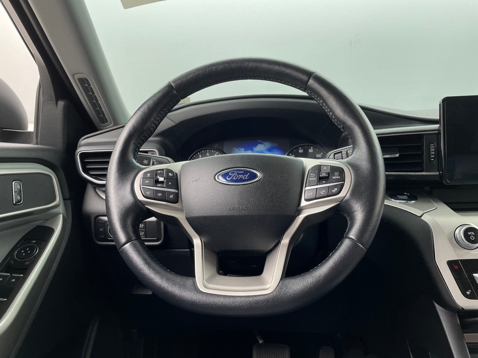Thumbnail: 2021 Ford Explorer - 4