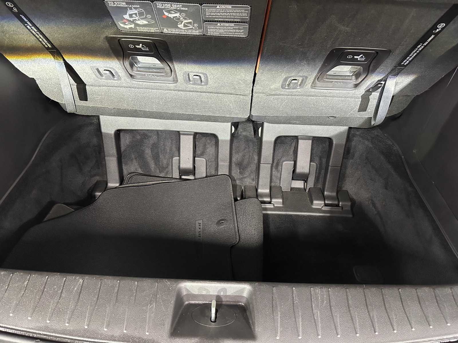 Thumbnail: 2023 Kia Carnival - 6