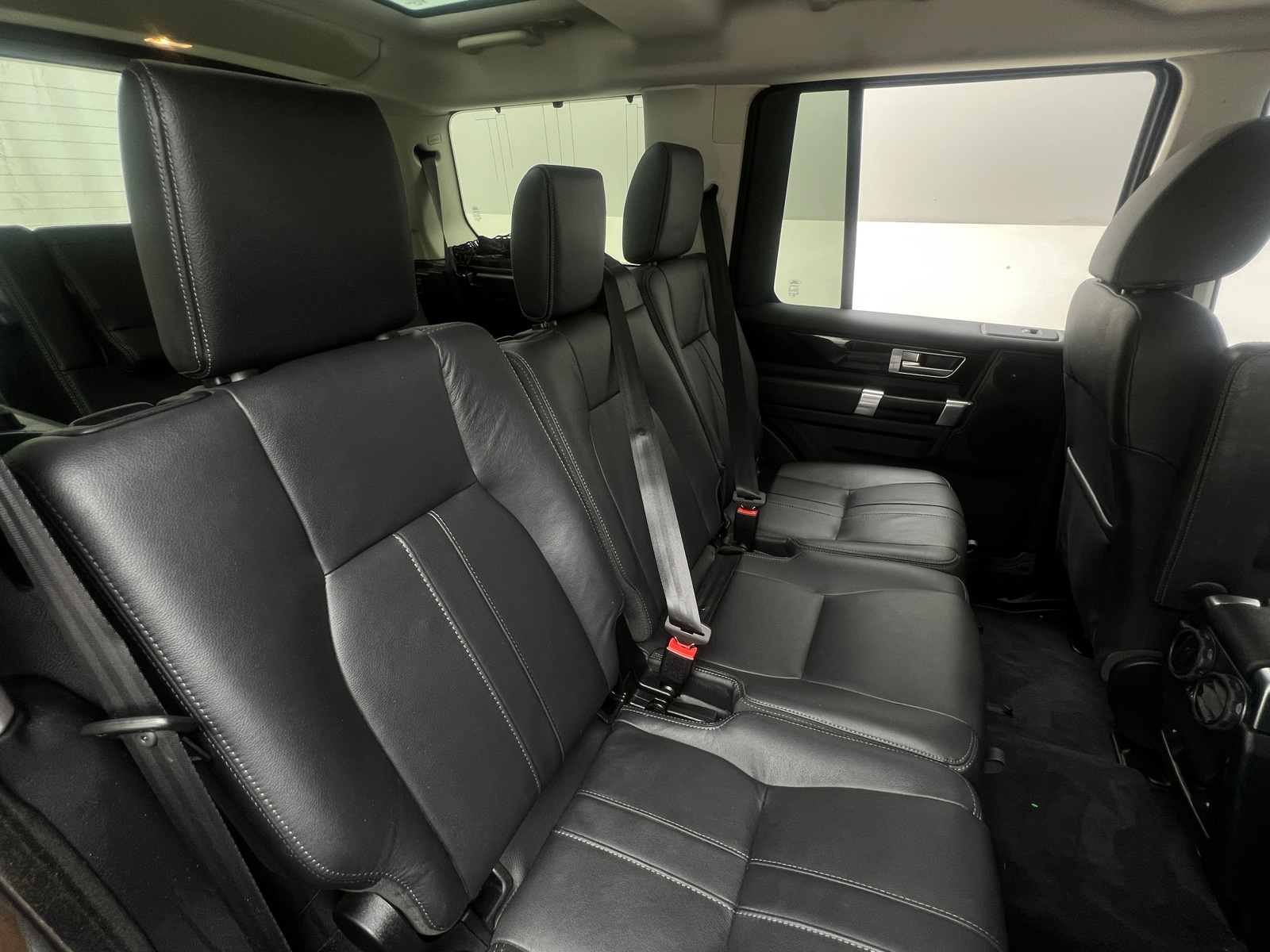 Thumbnail: 2016 Land Rover LR4 - 5