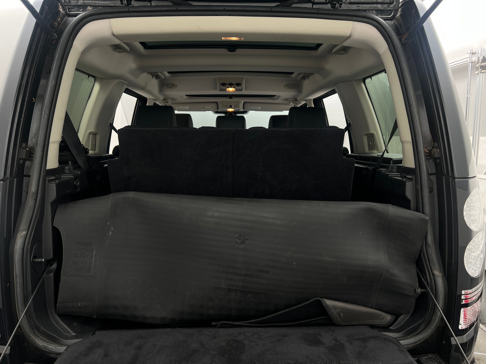 Thumbnail: 2016 Land Rover LR4 - 6