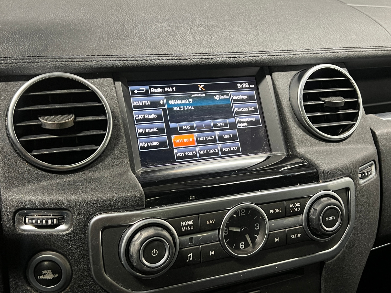 Thumbnail: 2016 Land Rover LR4 - 3