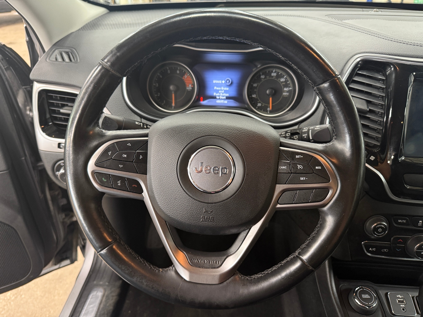 Thumbnail: 2019 Jeep Cherokee - 4