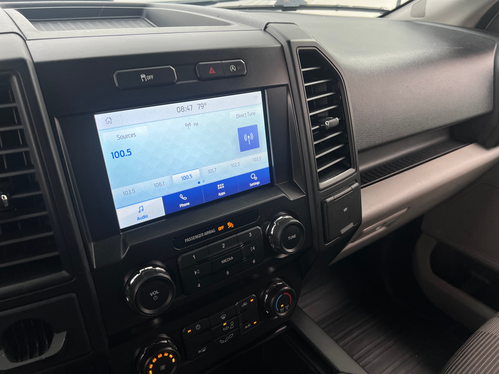 Thumbnail: 2019 Ford Econoline - 4