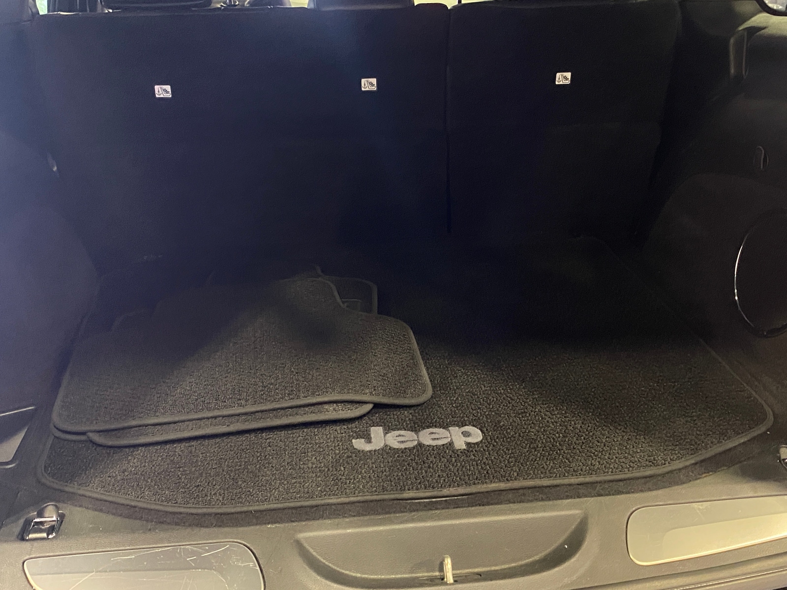 Thumbnail: 2020 Jeep Grand Cherokee - 6