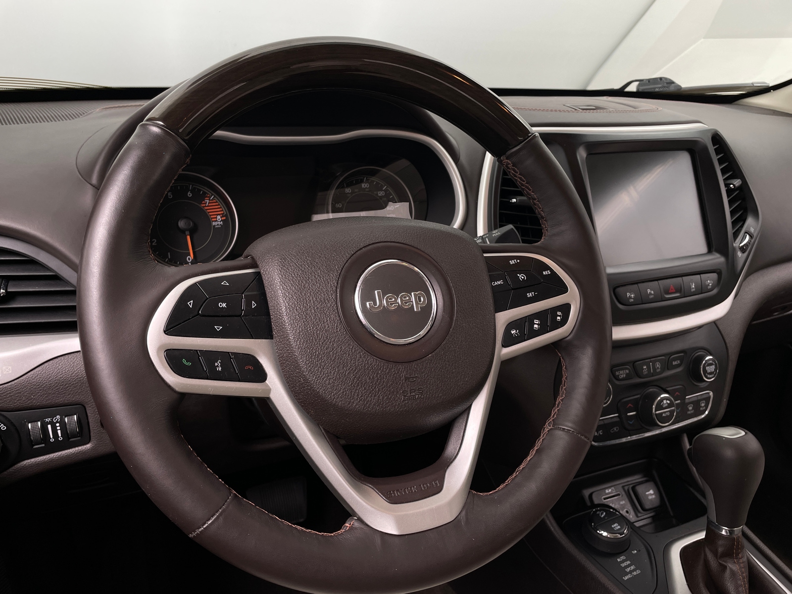 Thumbnail: 2018 Jeep Cherokee - 5
