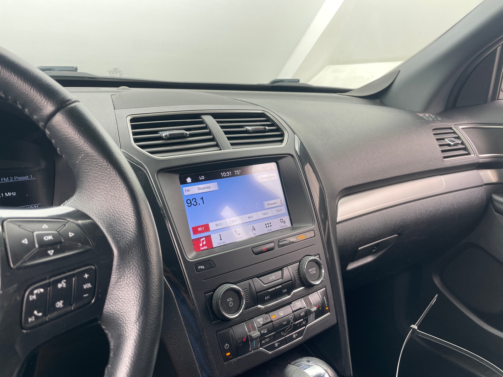Thumbnail: 2019 Ford Explorer - 4
