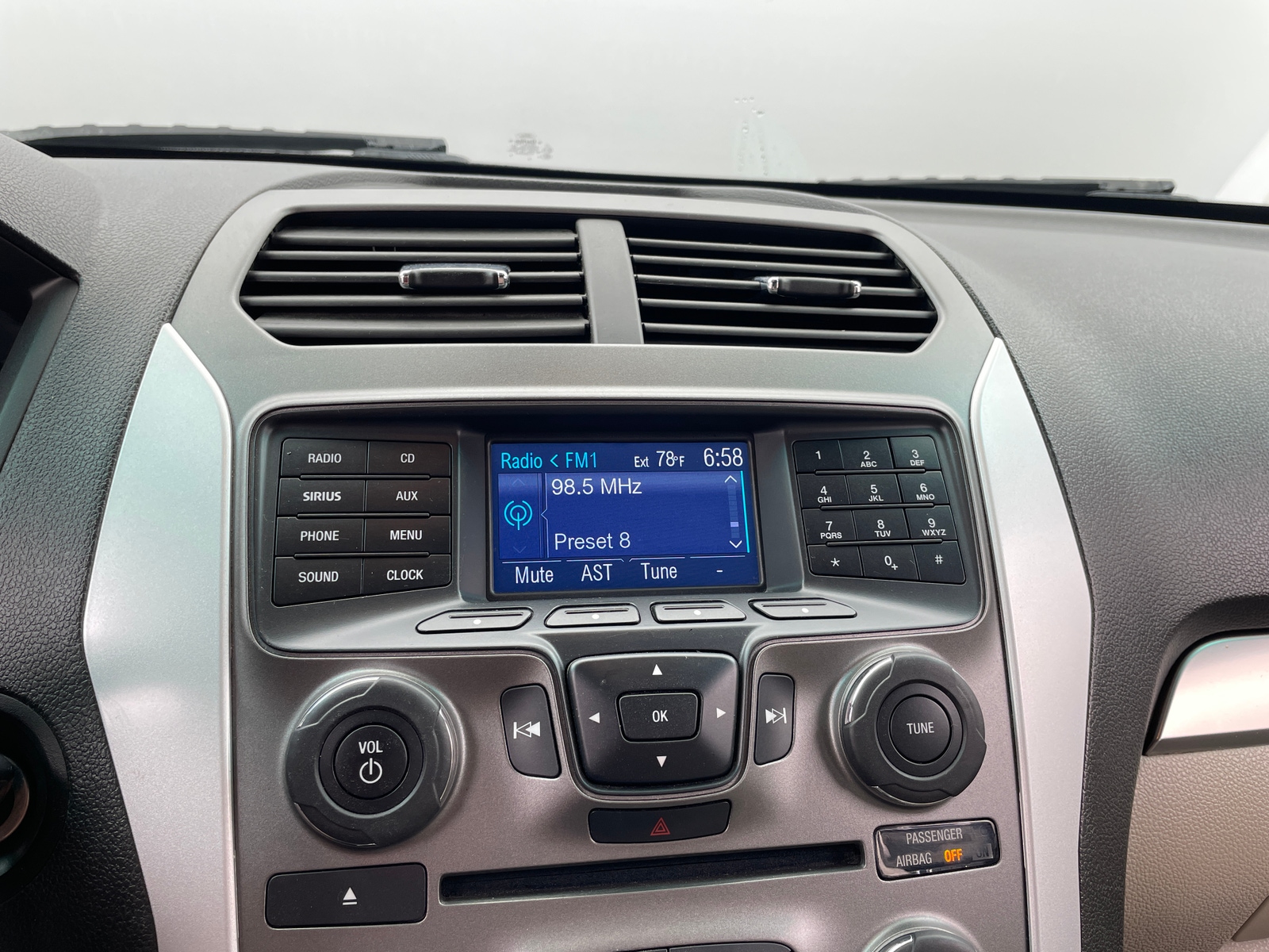 Thumbnail: 2013 Ford Explorer - 4