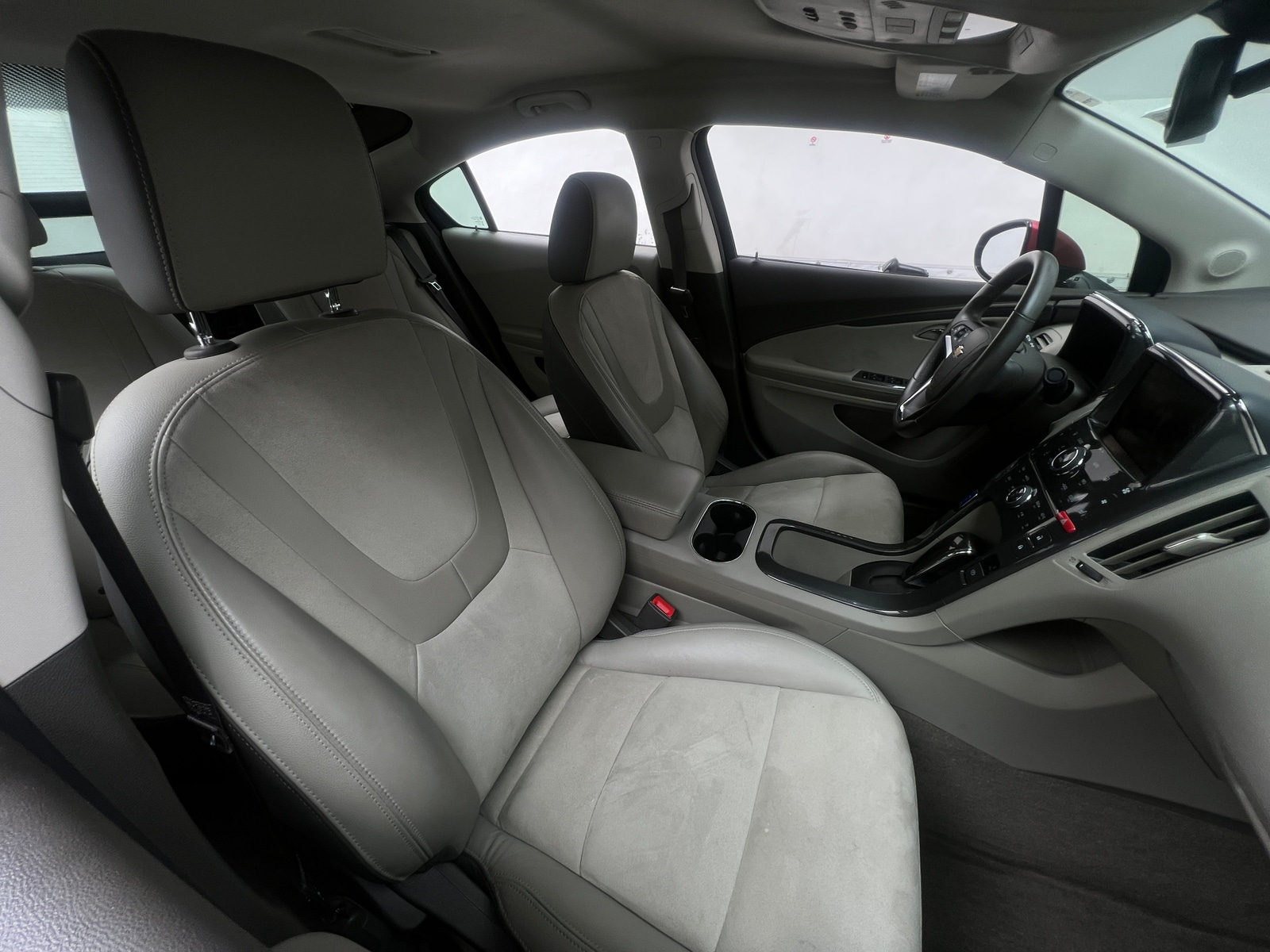 Thumbnail: 2013 Chevrolet Volt - 2