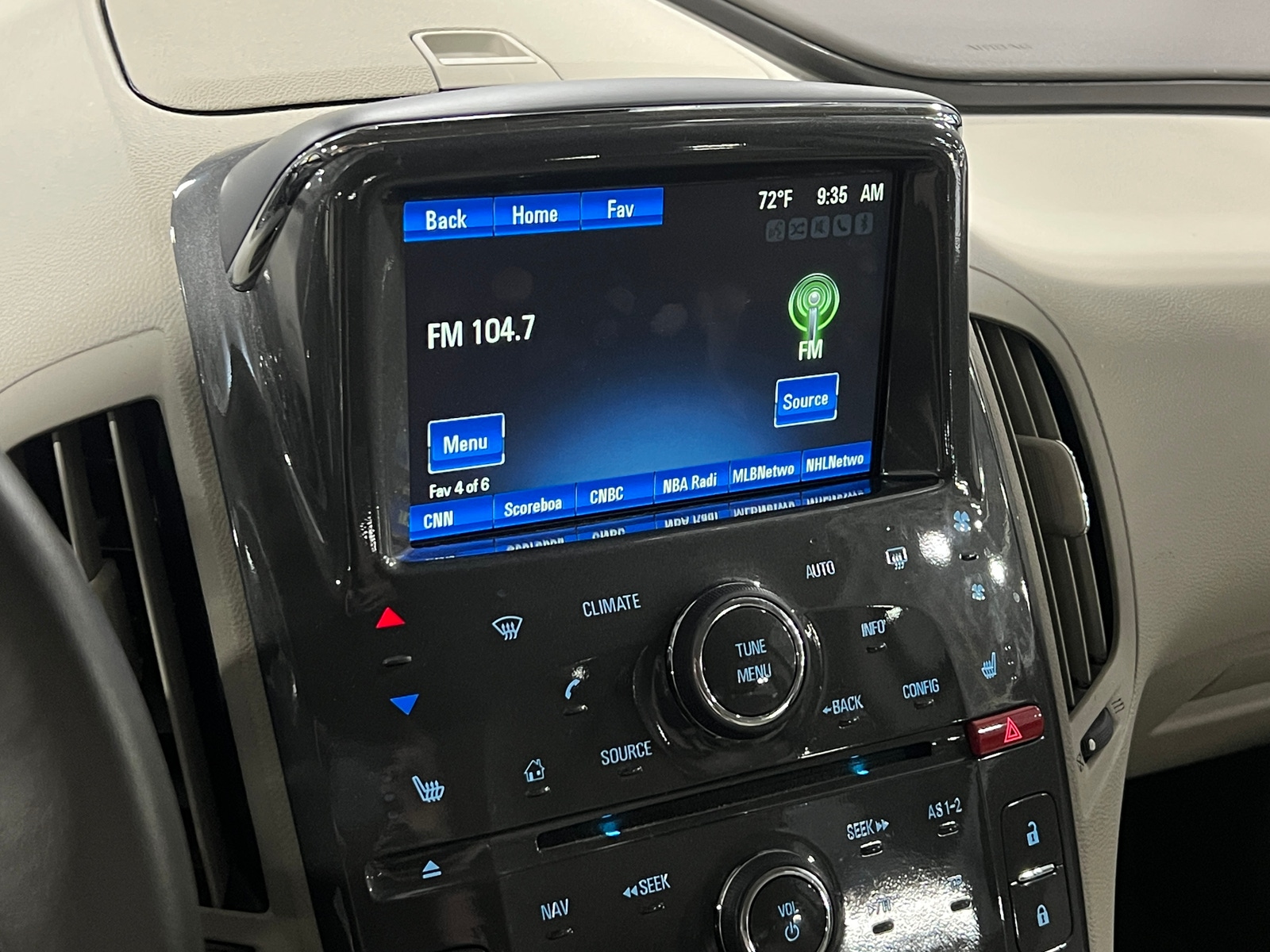 Thumbnail: 2013 Chevrolet Volt - 4