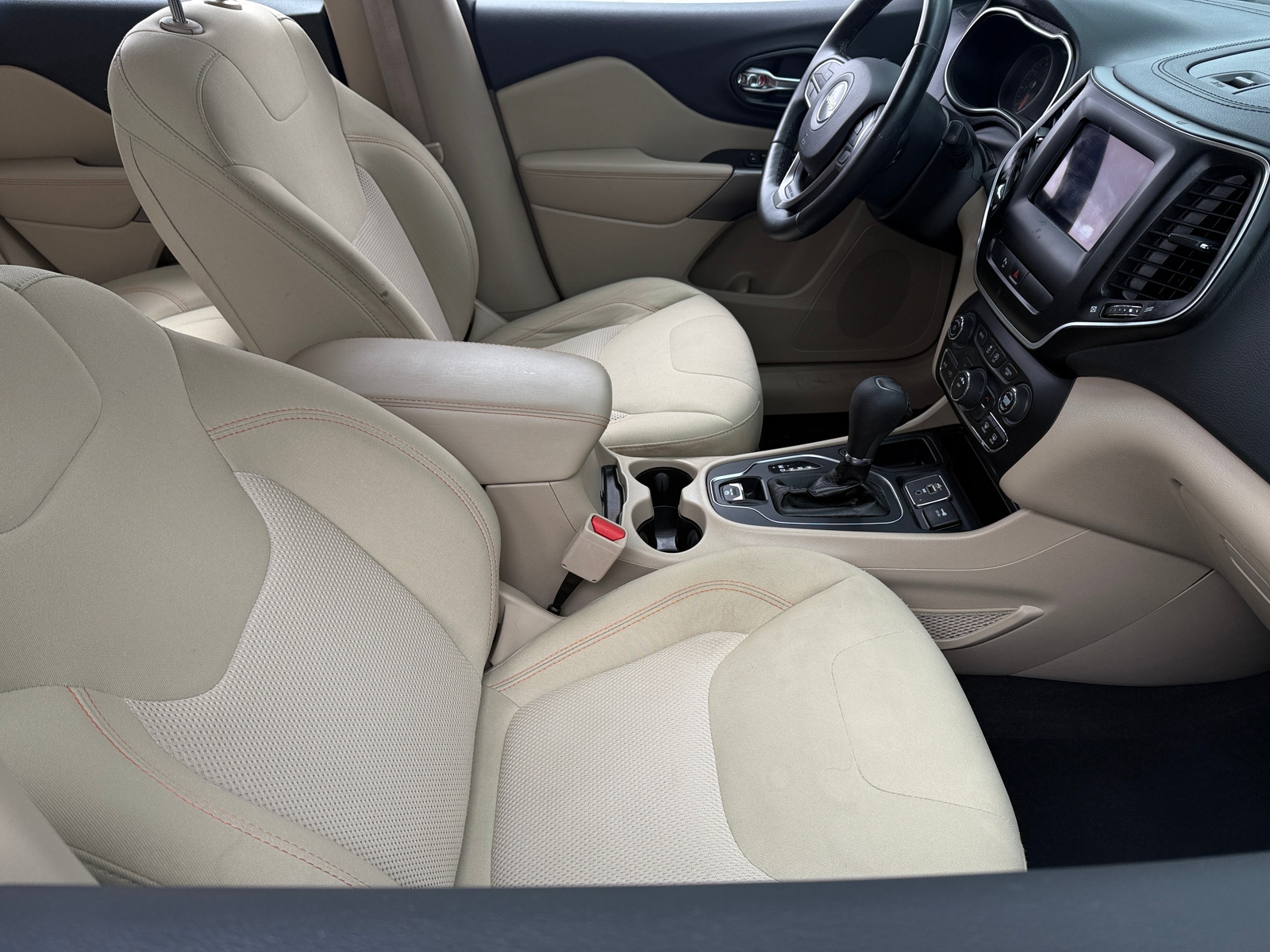 Thumbnail: 2019 Jeep Cherokee - 2