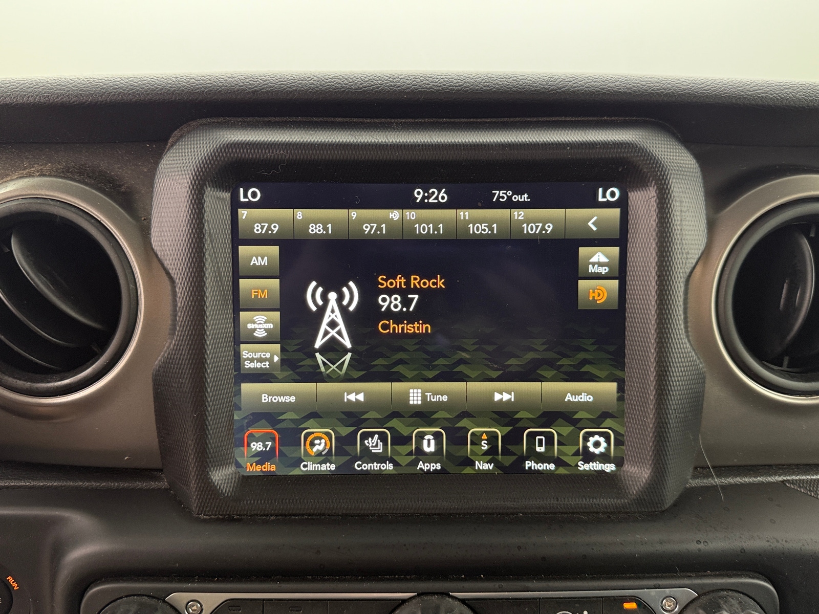 Thumbnail: 2021 Jeep Gladiator - 4