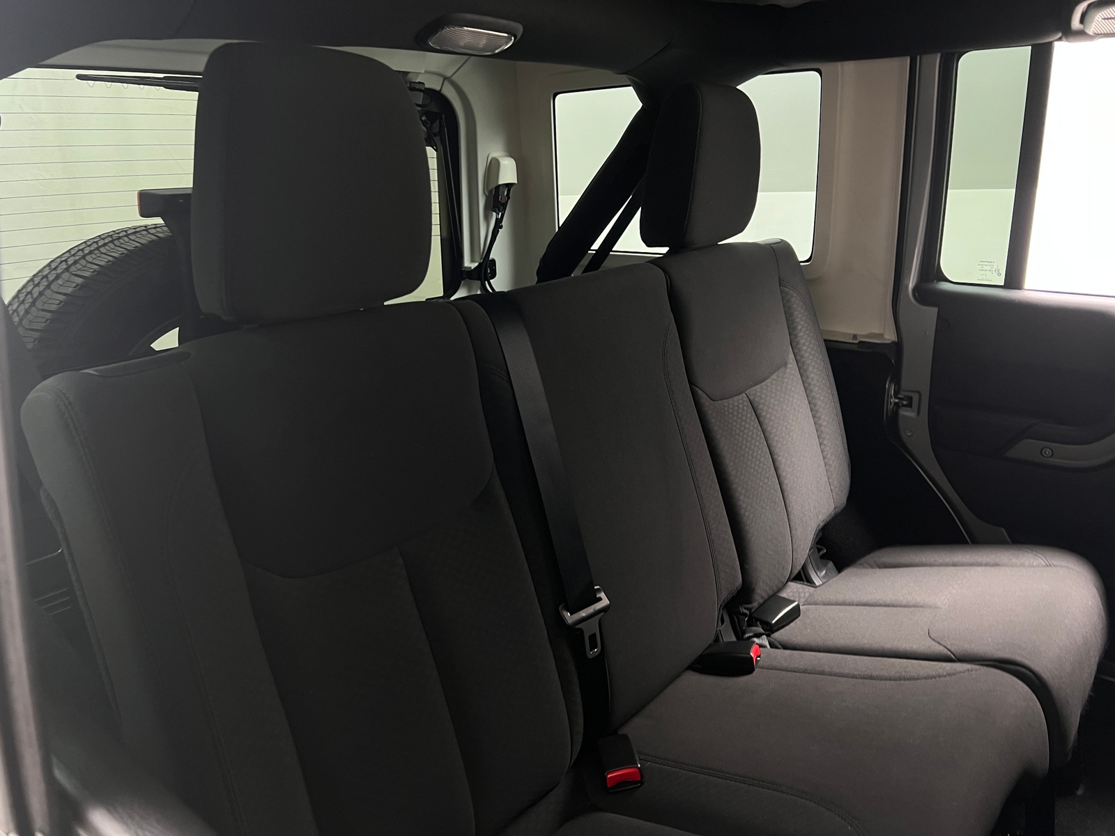 Thumbnail: 2016 Jeep Wrangler - 6